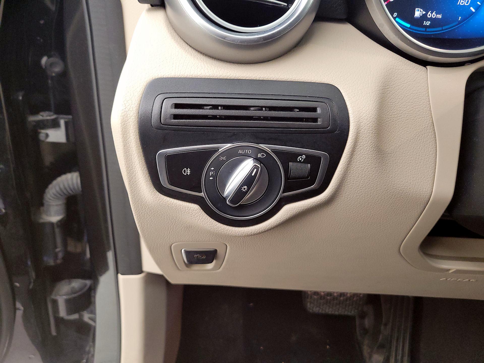 Thumbnail: 2020 Mercedes-Benz GLC - 13