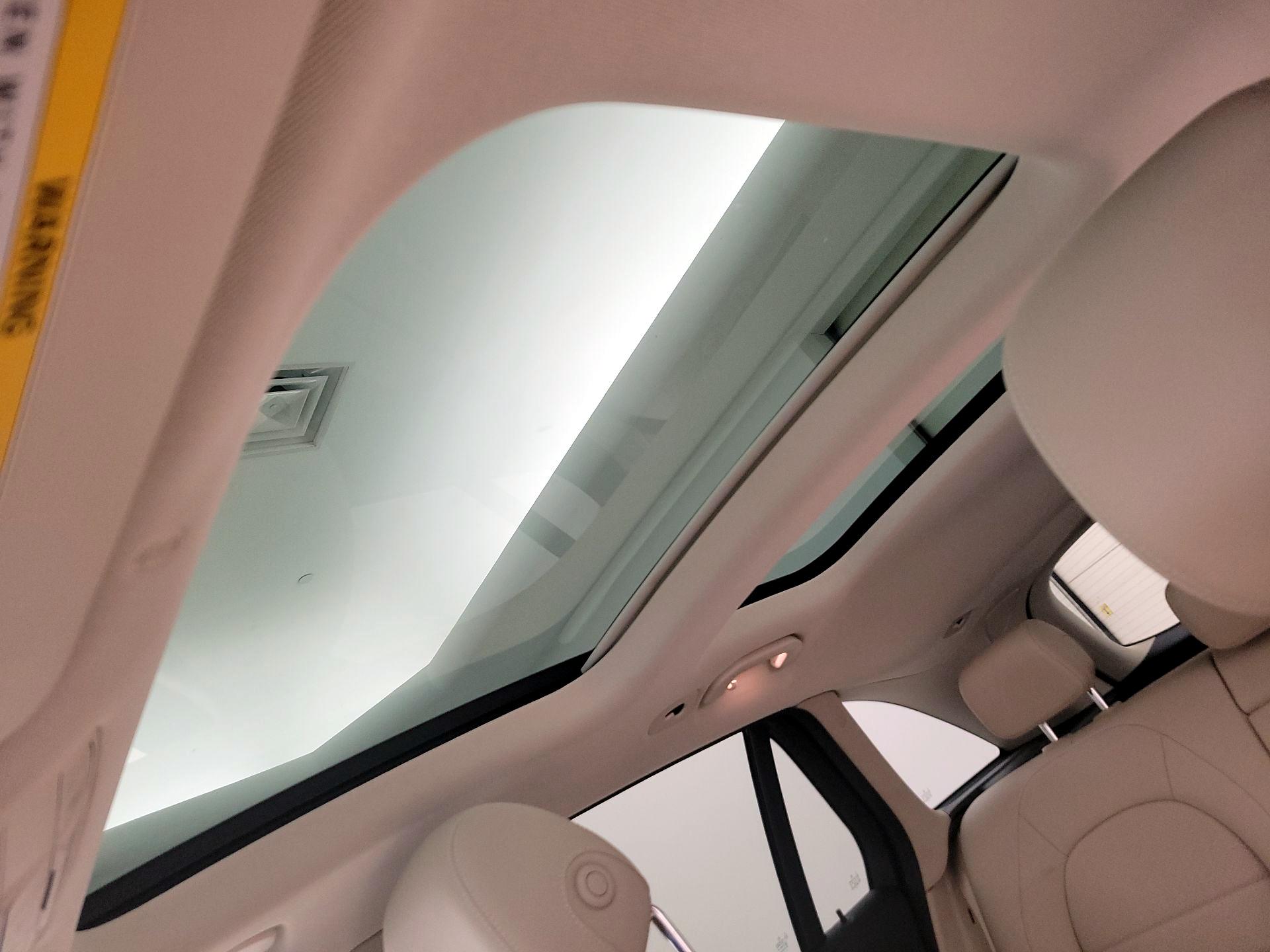 Thumbnail: 2020 Mercedes-Benz GLC - 20