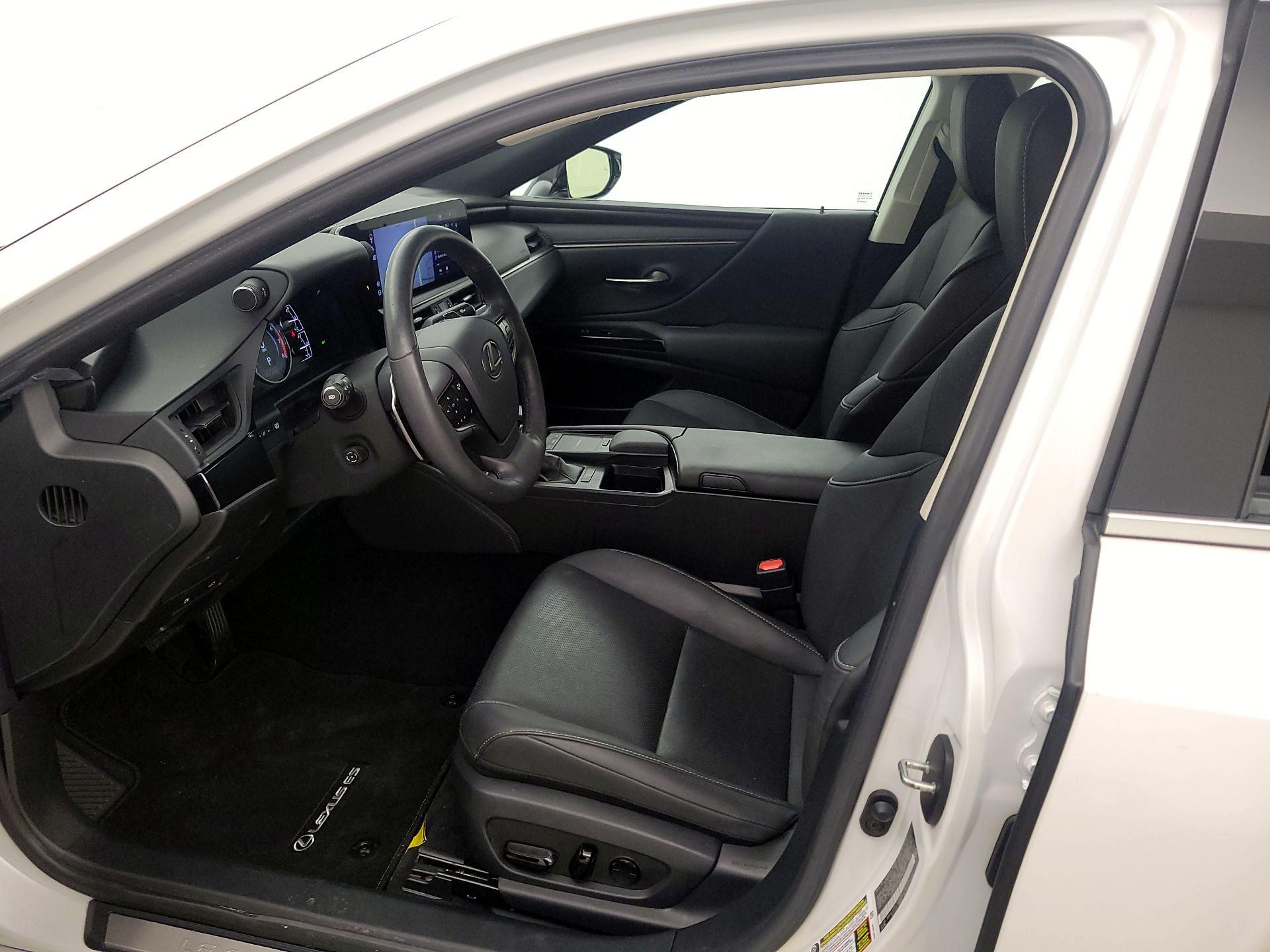 Thumbnail: 2022 Lexus ES - 11