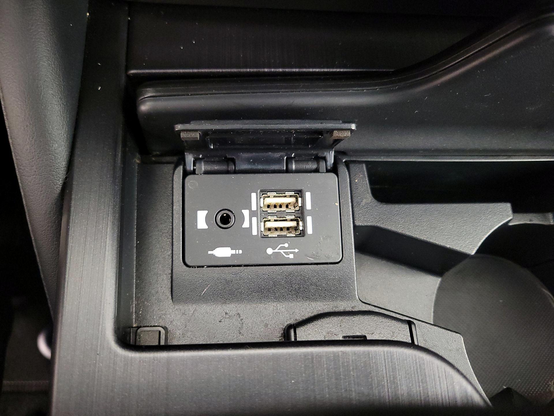 Thumbnail: 2022 Lexus ES - 19