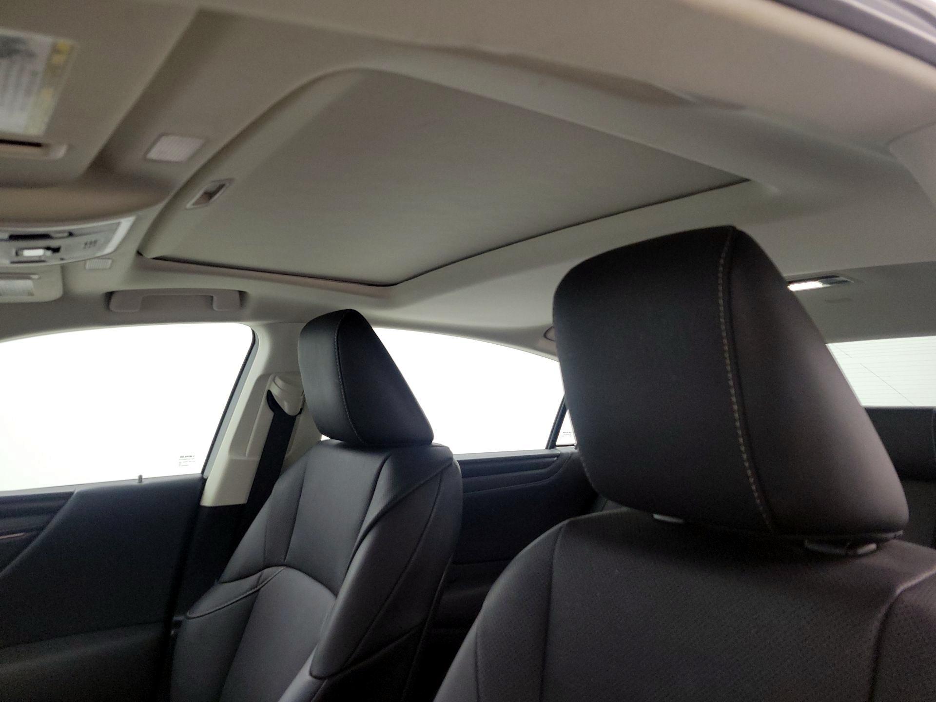 Thumbnail: 2022 Lexus ES - 20