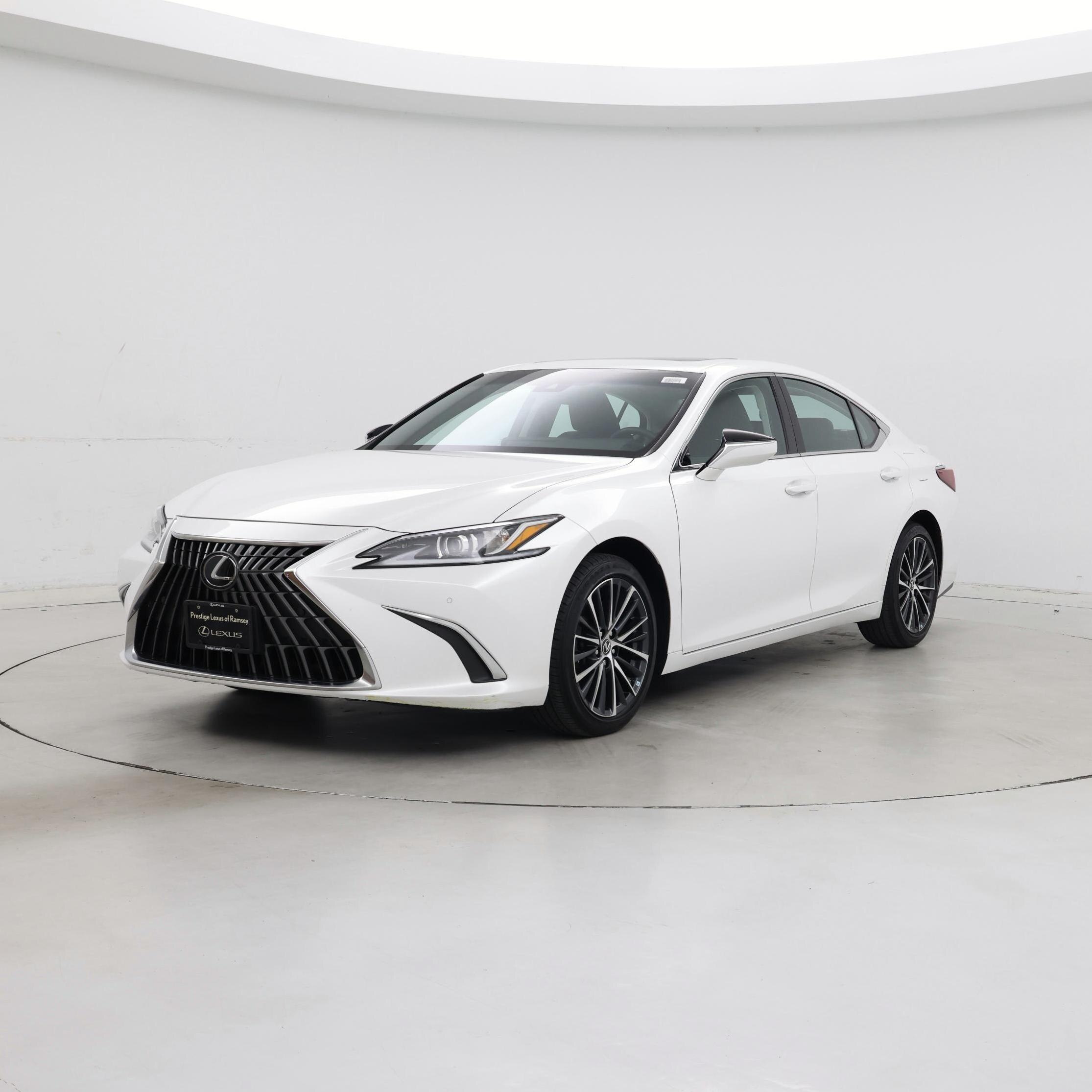 Thumbnail: 2022 Lexus ES - 4
