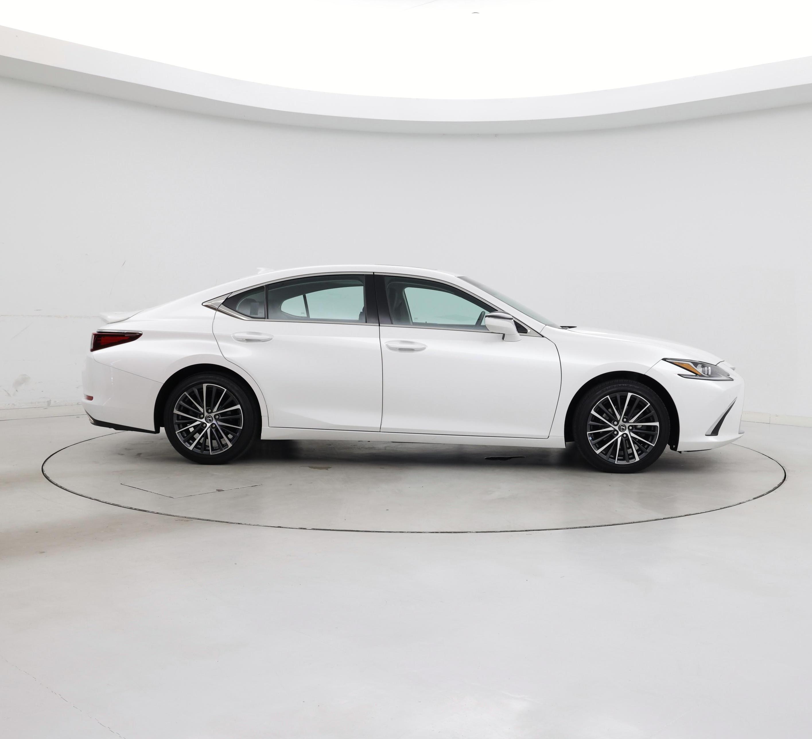 Thumbnail: 2022 Lexus ES - 7