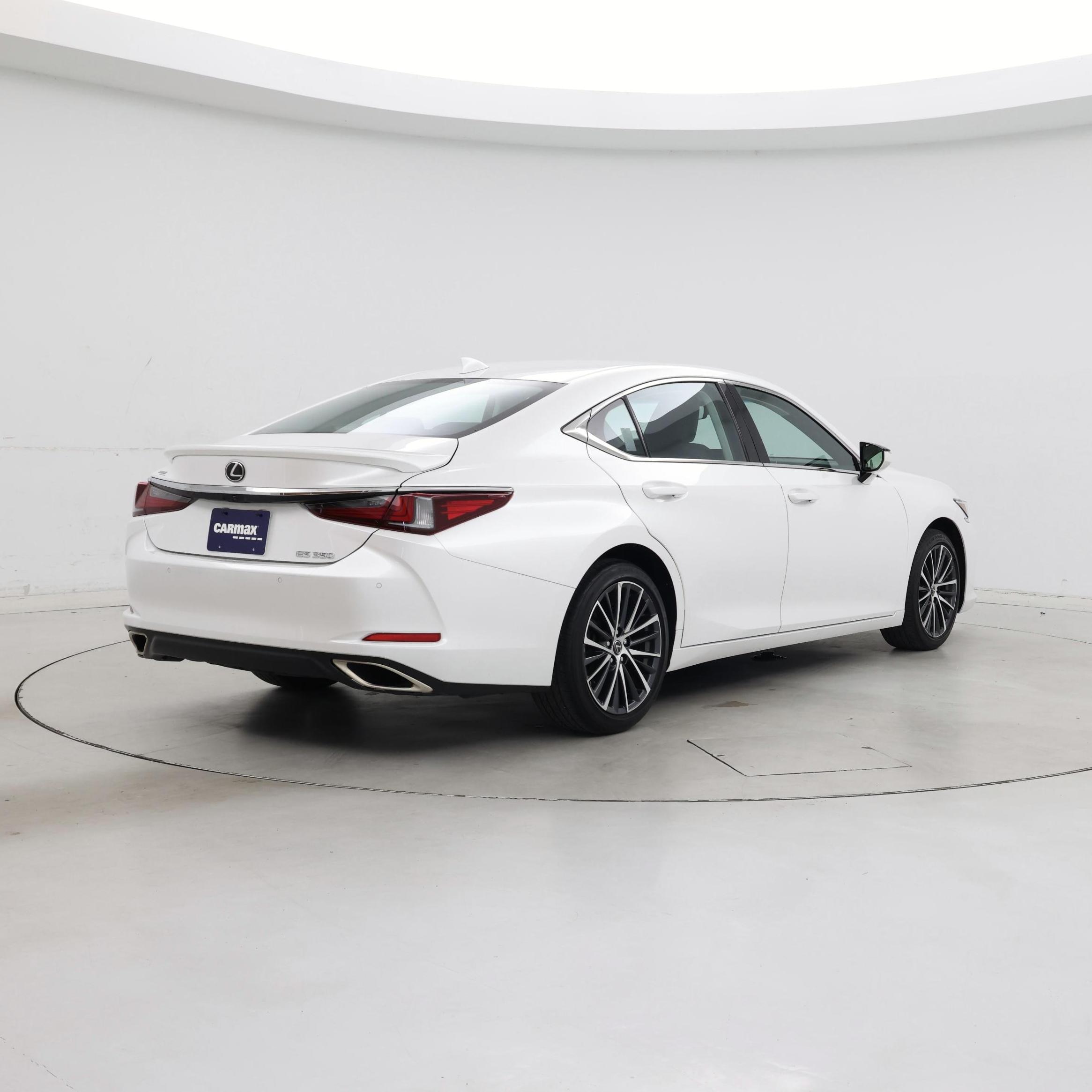 Thumbnail: 2022 Lexus ES - 8