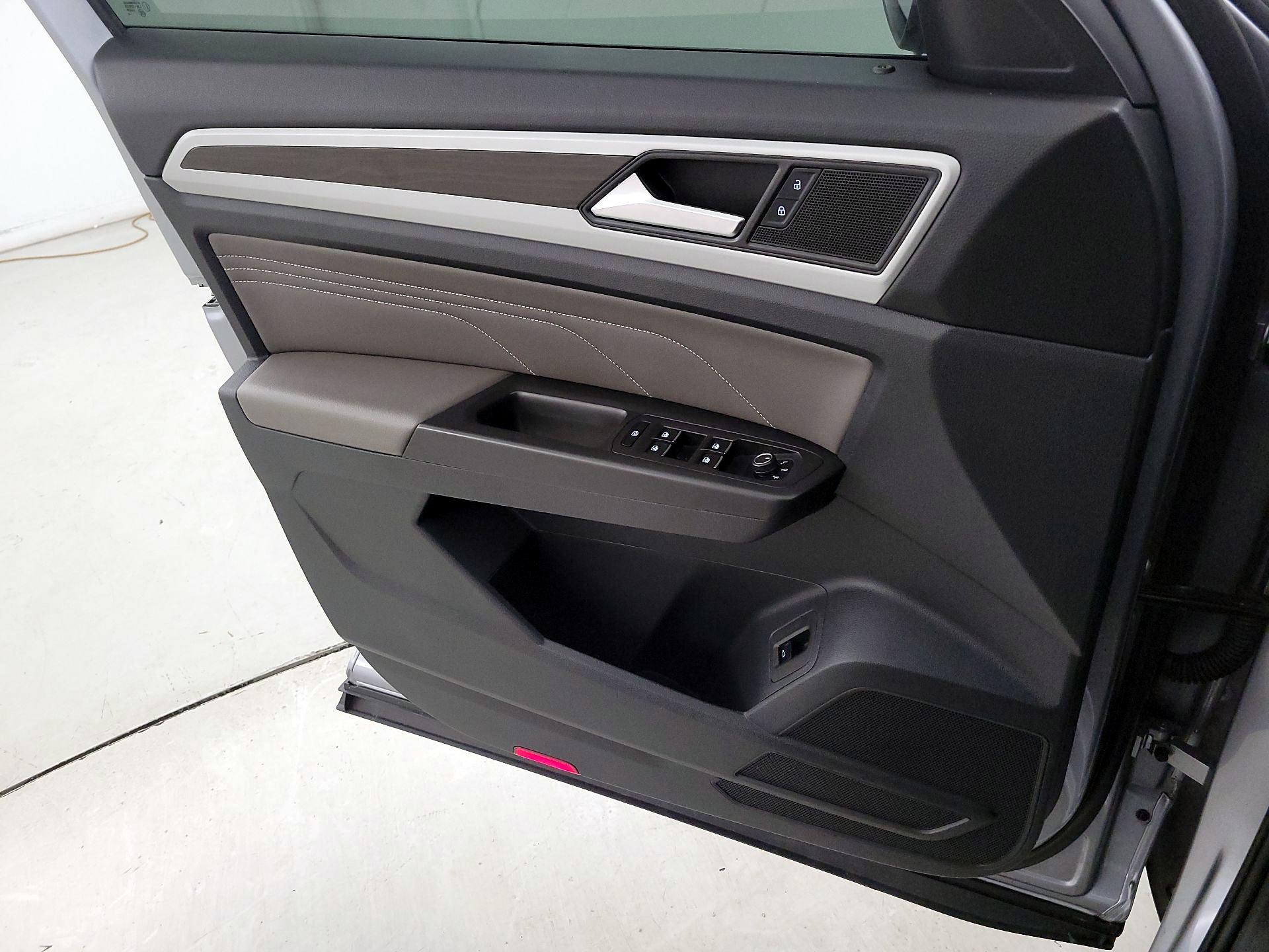 Thumbnail: 2022 Volkswagen Atlas - 12