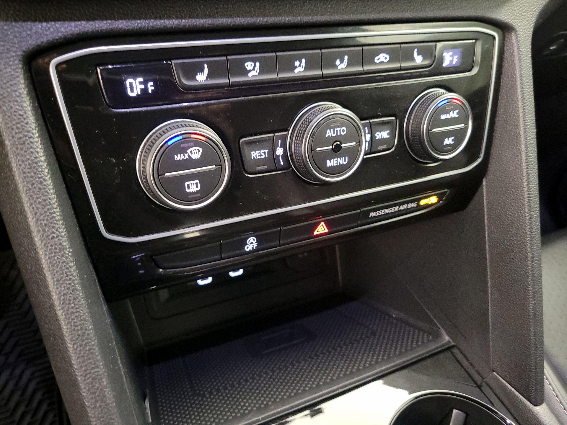 Thumbnail: 2022 Volkswagen Atlas - 16