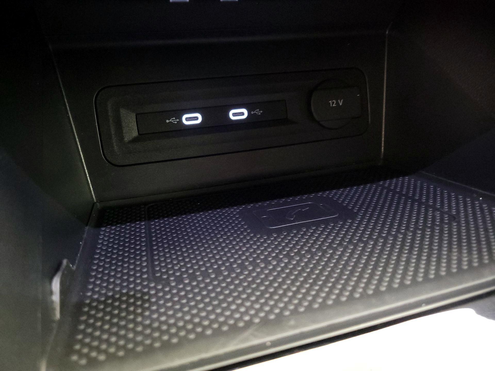 Thumbnail: 2022 Volkswagen Atlas - 18