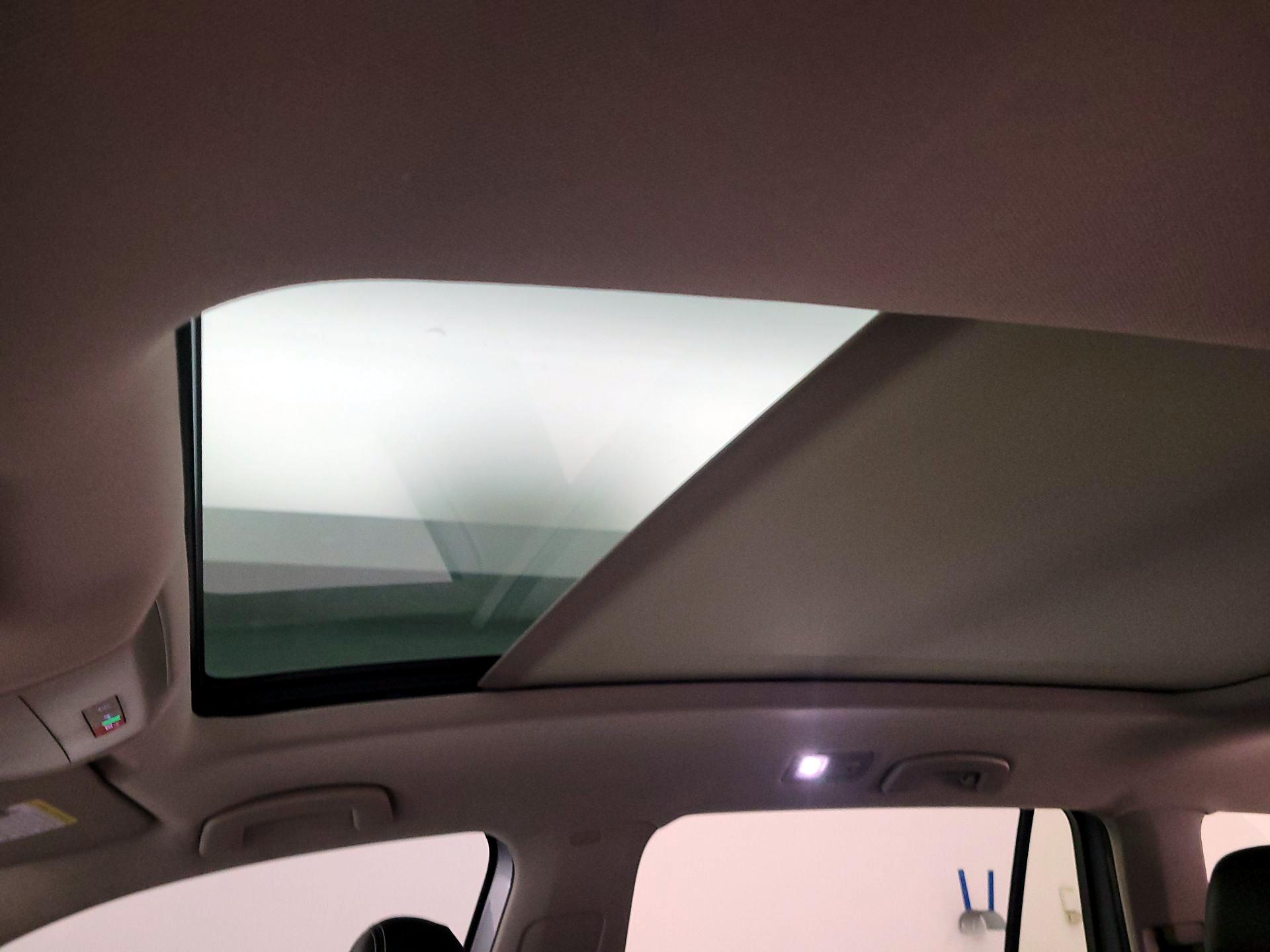 Thumbnail: 2022 Volkswagen Atlas - 19