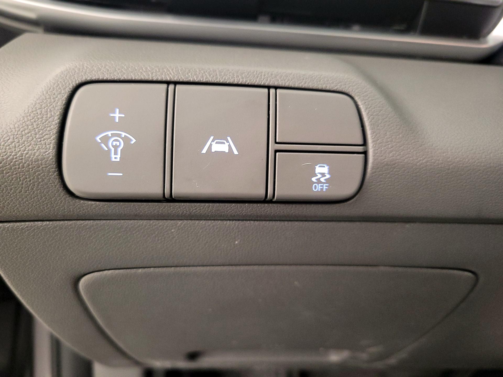 Thumbnail: 2023 Hyundai Elantra - 13