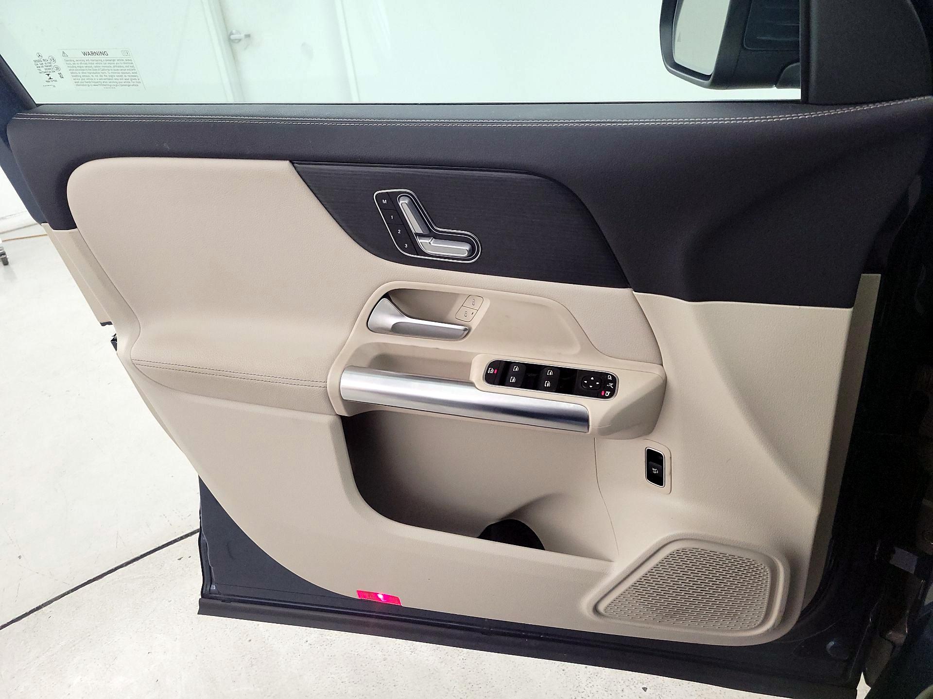 Thumbnail: 2023 Mercedes-Benz GLA - 12