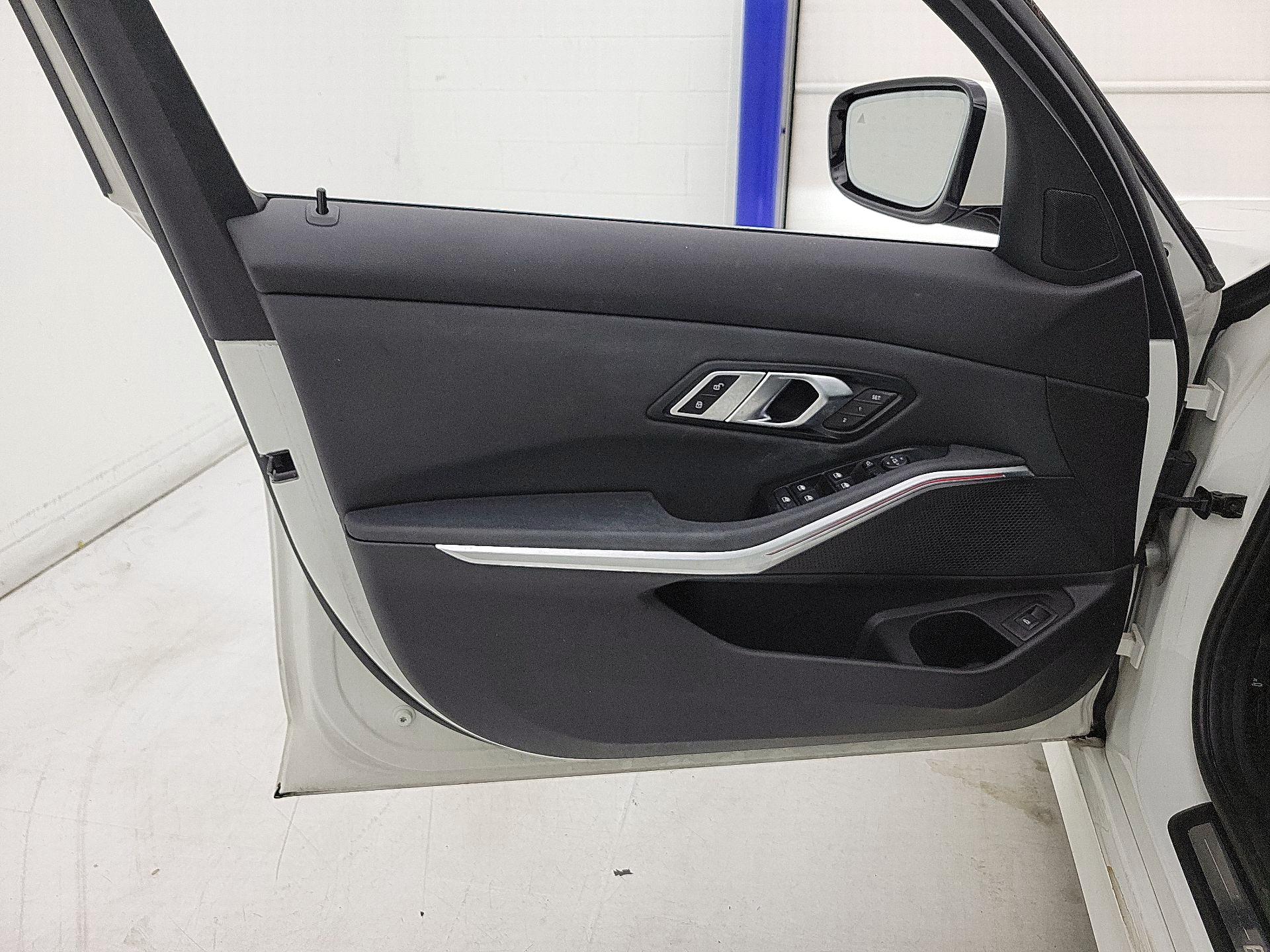 Thumbnail: 2020 BMW 3 Series - 12