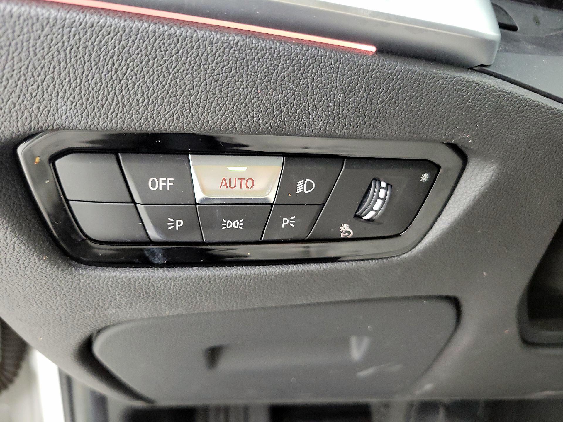 Thumbnail: 2020 BMW 3 Series - 13