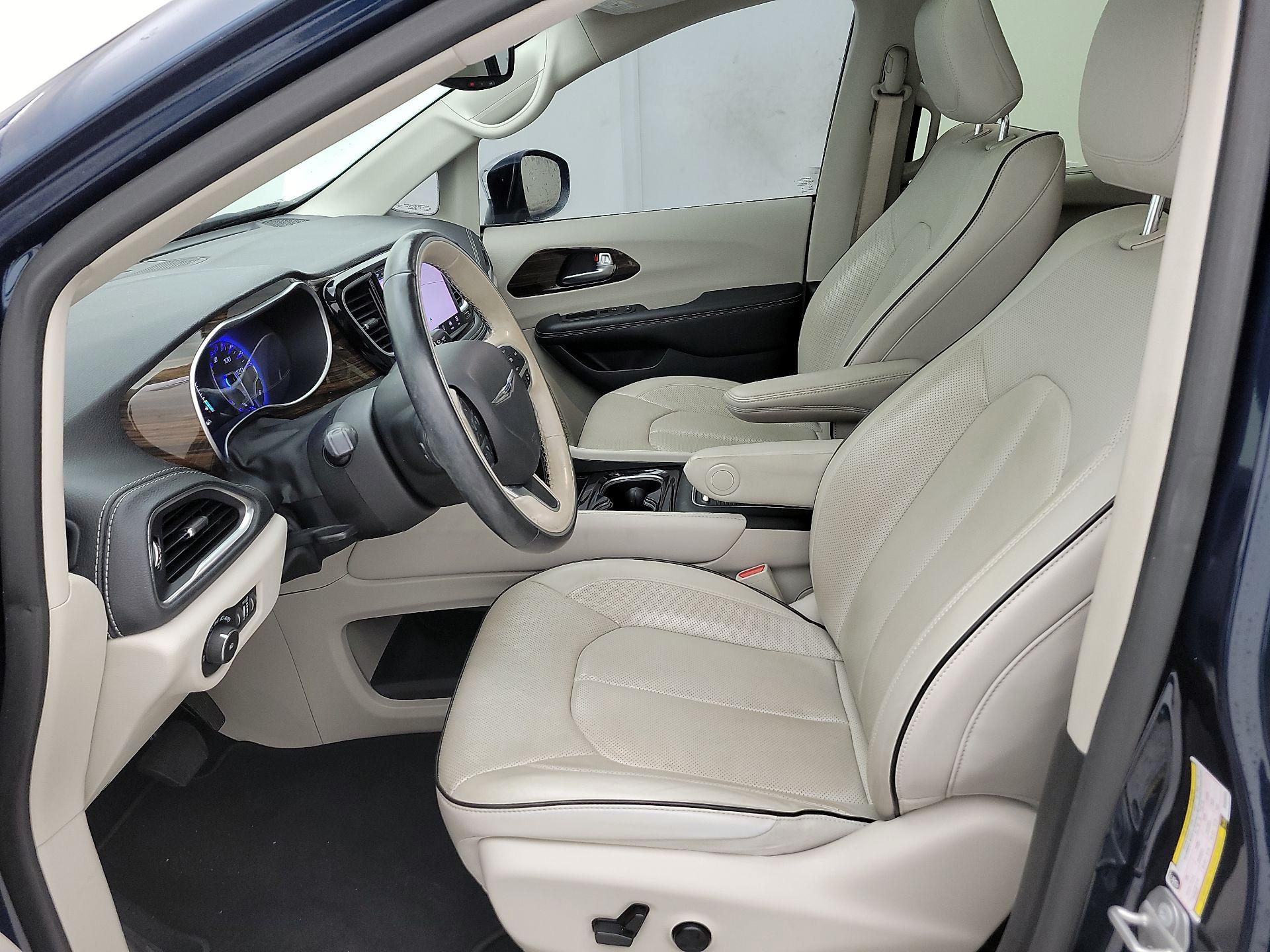 Thumbnail: 2021 Chrysler Pacifica - 11