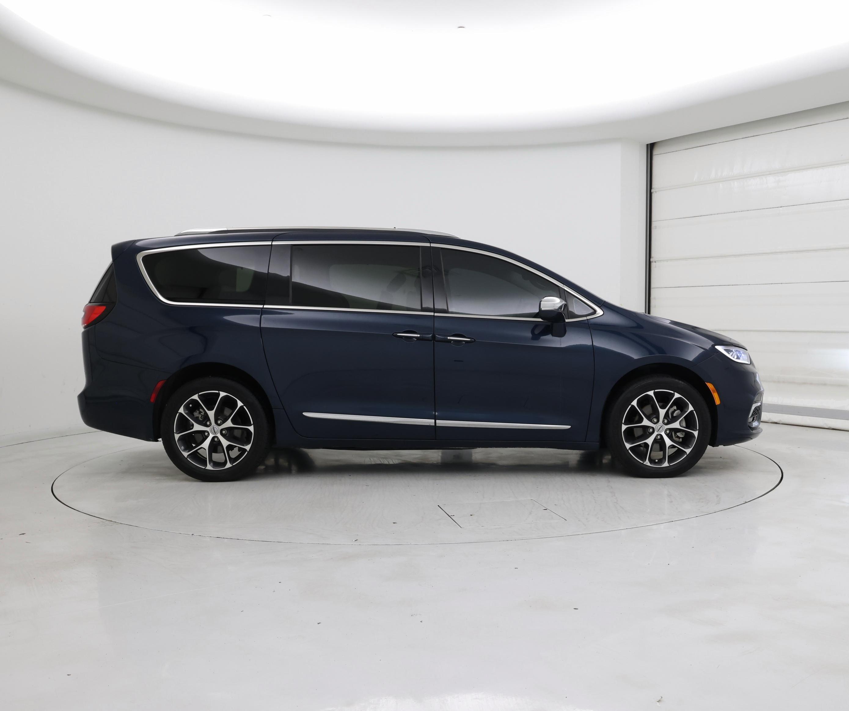 Thumbnail: 2021 Chrysler Pacifica - 7