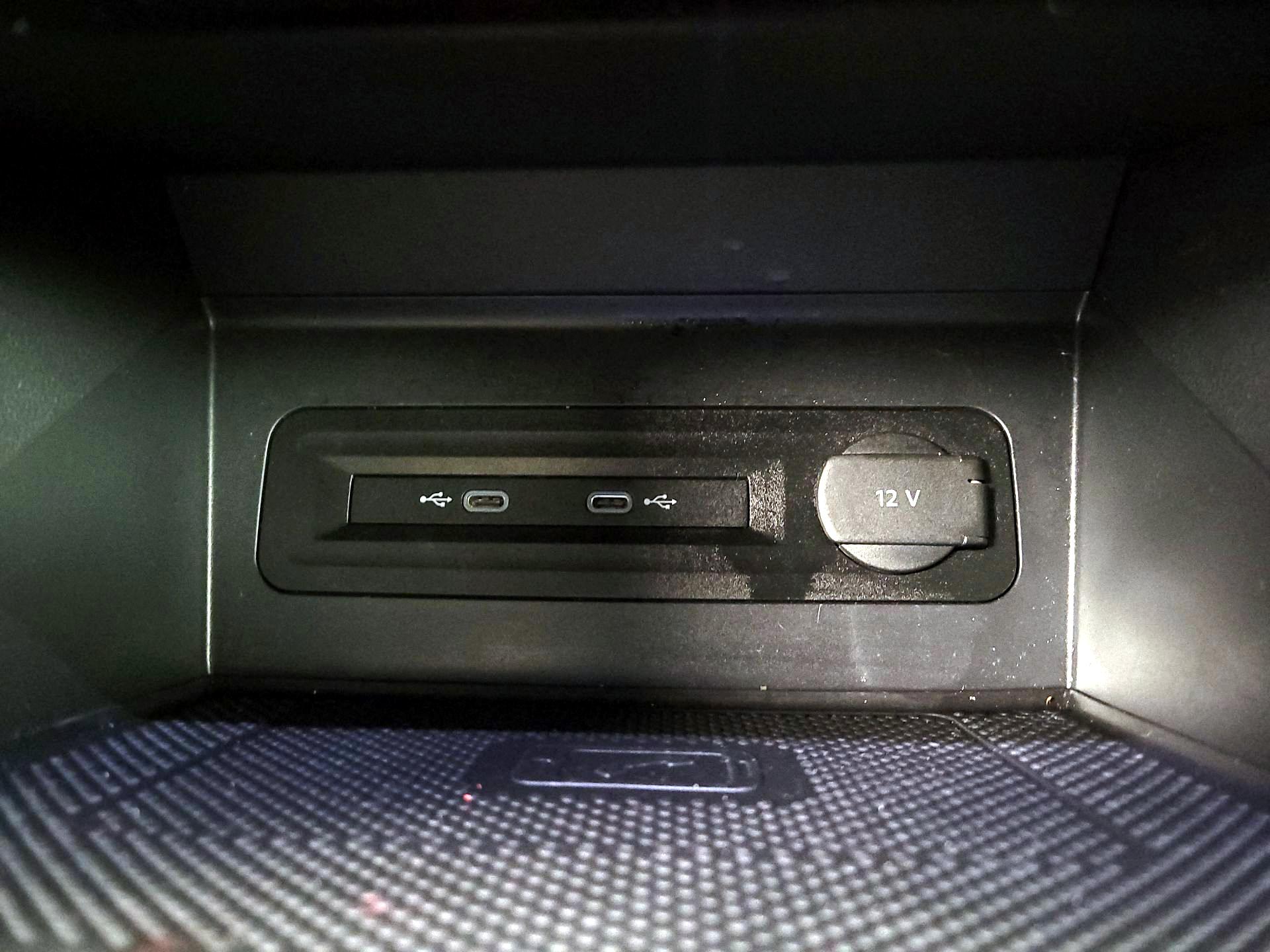 Thumbnail: 2022 Volkswagen Atlas - 18