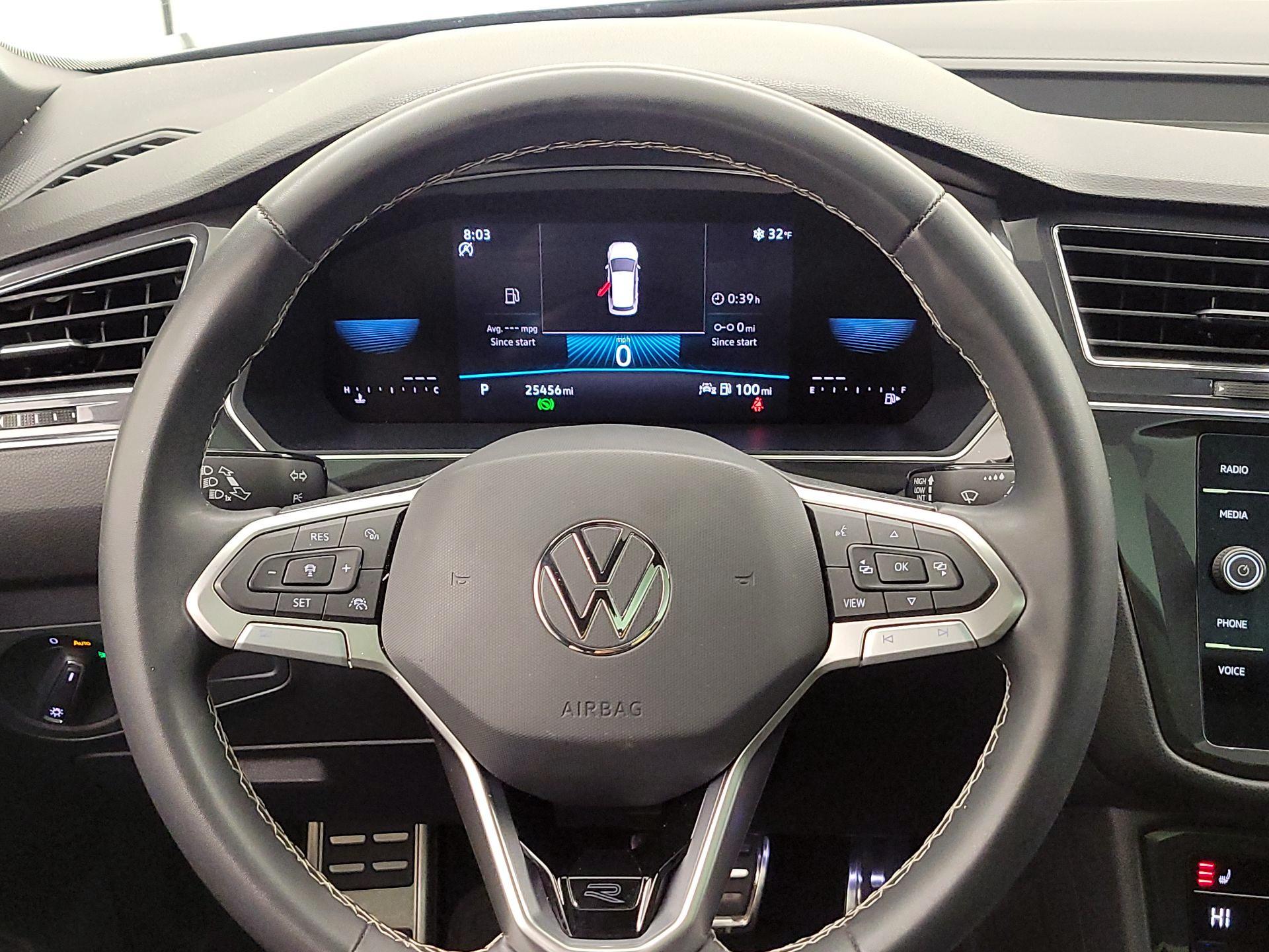 Thumbnail: 2023 Volkswagen Tiguan - 10