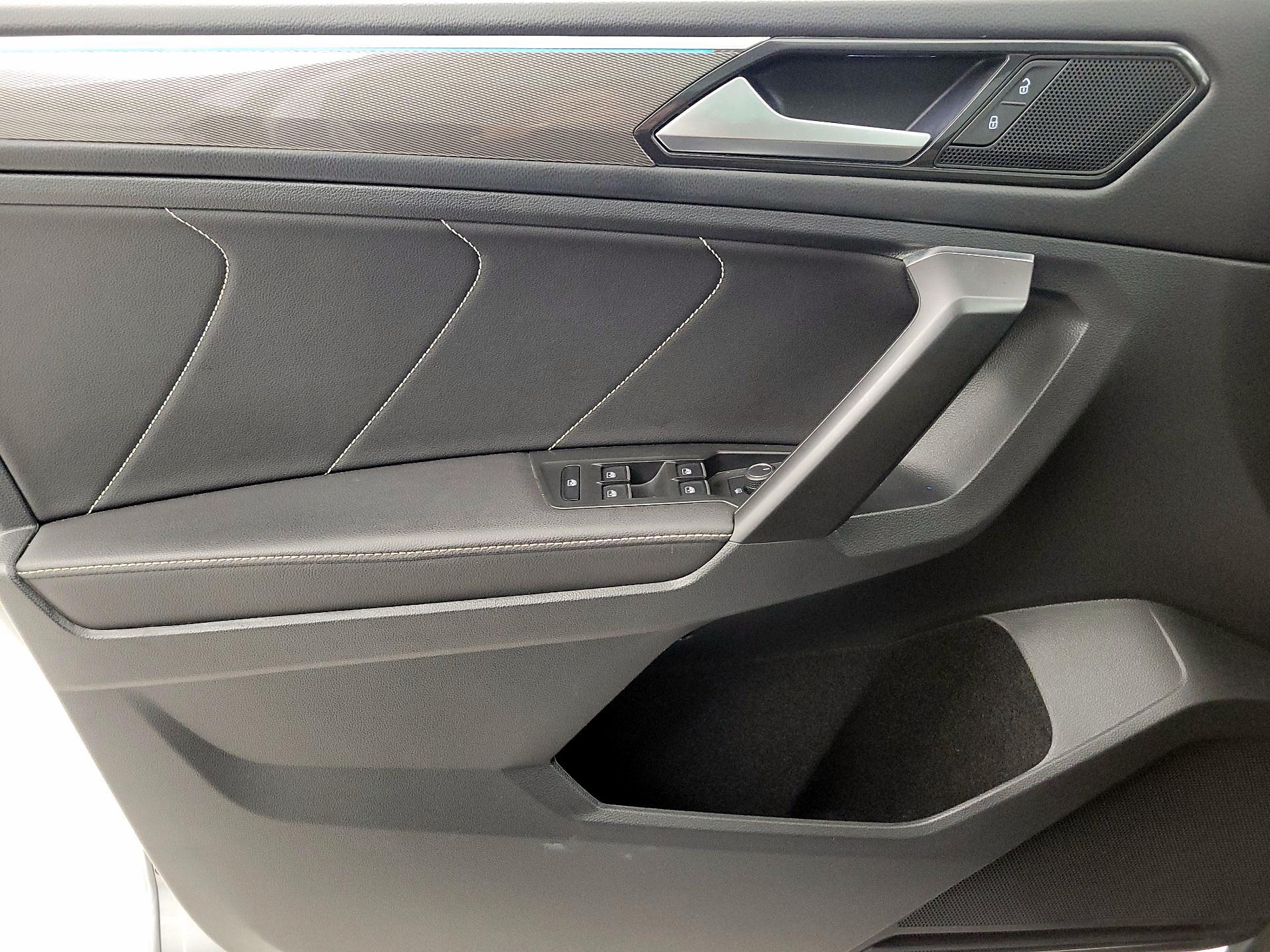 Thumbnail: 2023 Volkswagen Tiguan - 12