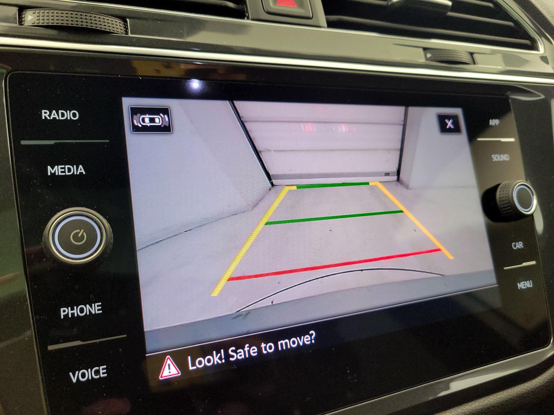 Thumbnail: 2023 Volkswagen Tiguan - 15