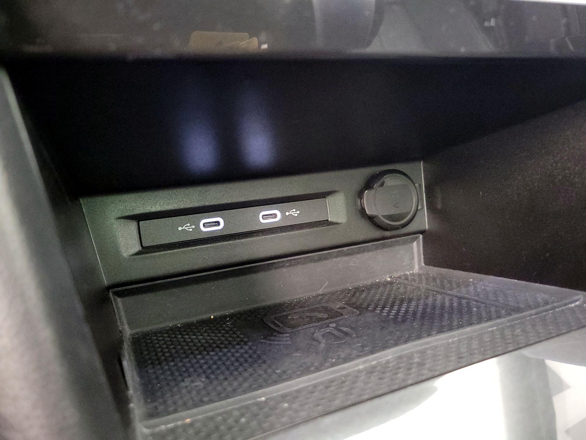 Thumbnail: 2023 Volkswagen Tiguan - 19