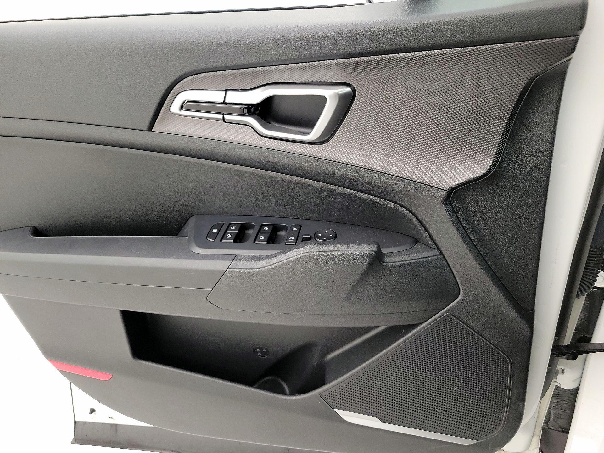 Thumbnail: 2023 Kia Sportage - 12