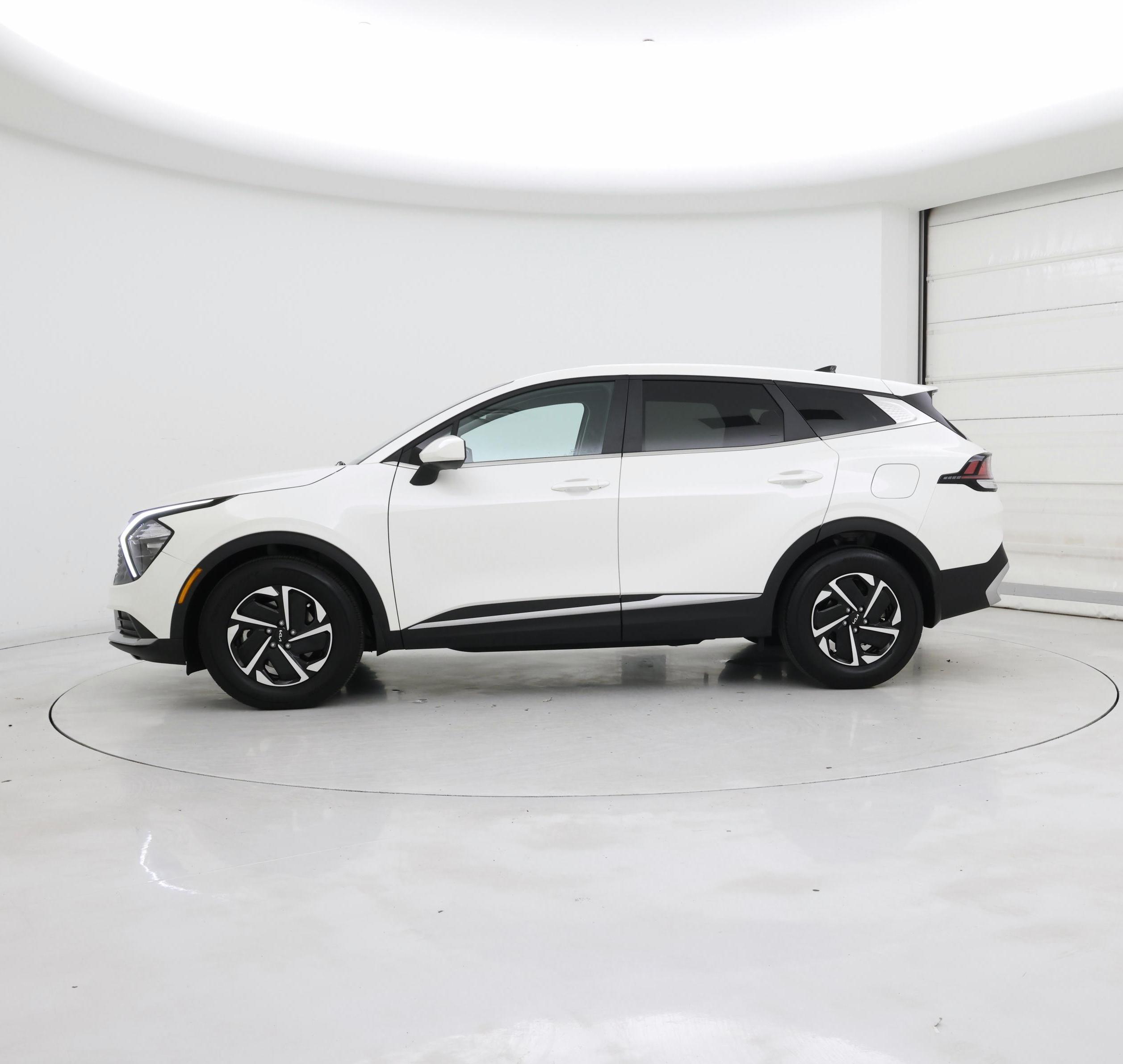 Thumbnail: 2023 Kia Sportage - 3