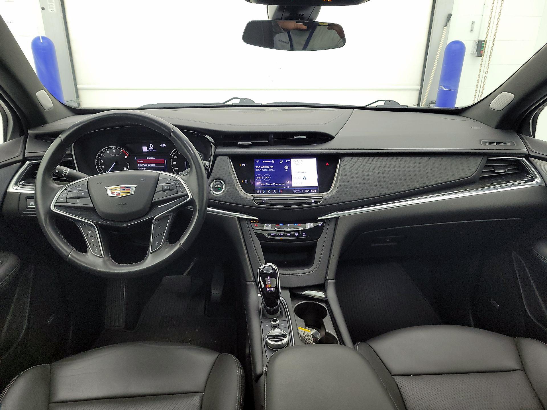 Thumbnail: 2023 Cadillac XT5 - 9