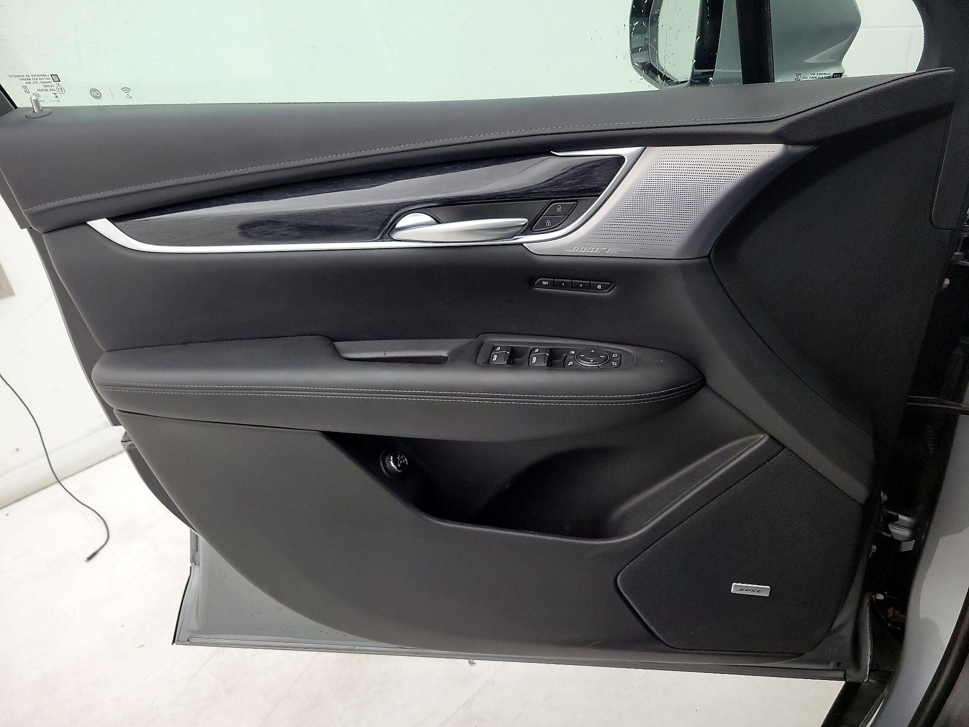 Thumbnail: 2023 Cadillac XT5 - 12