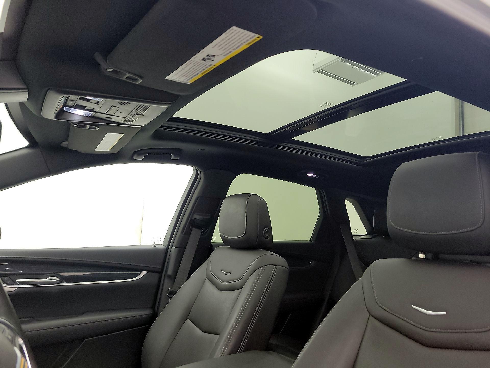 Thumbnail: 2023 Cadillac XT5 - 20