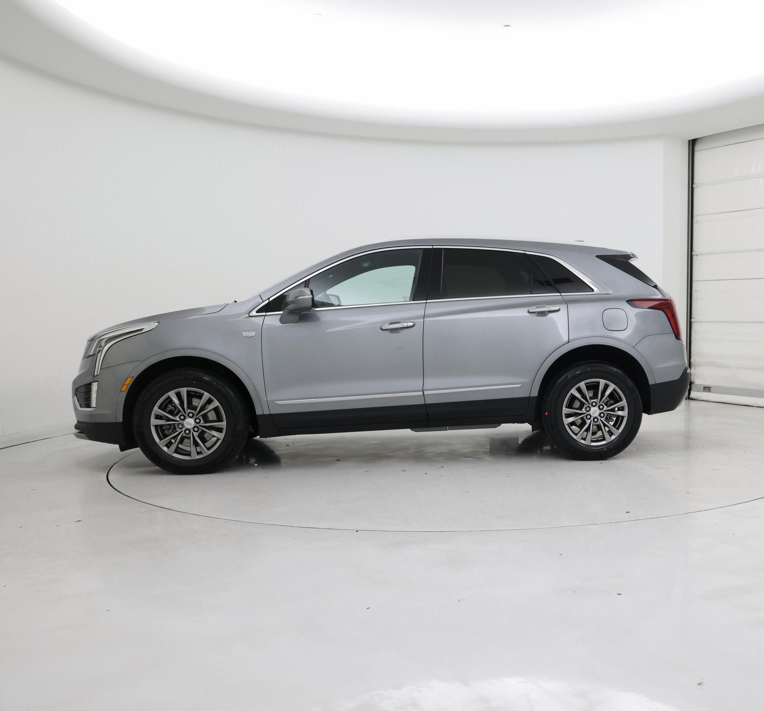 Thumbnail: 2023 Cadillac XT5 - 3