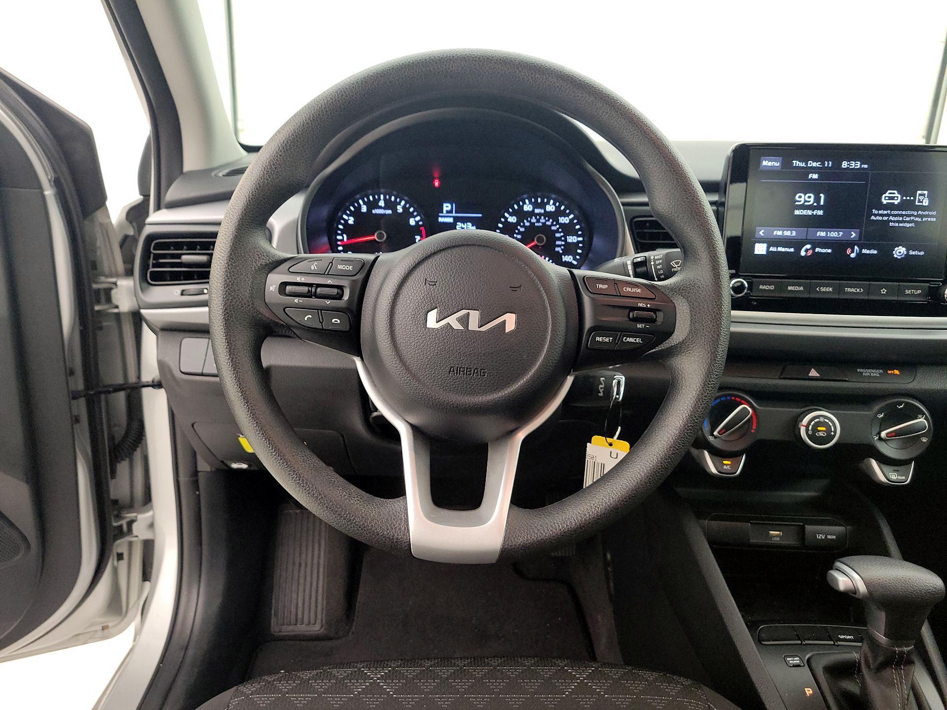 Thumbnail: 2023 Kia Rio - 10