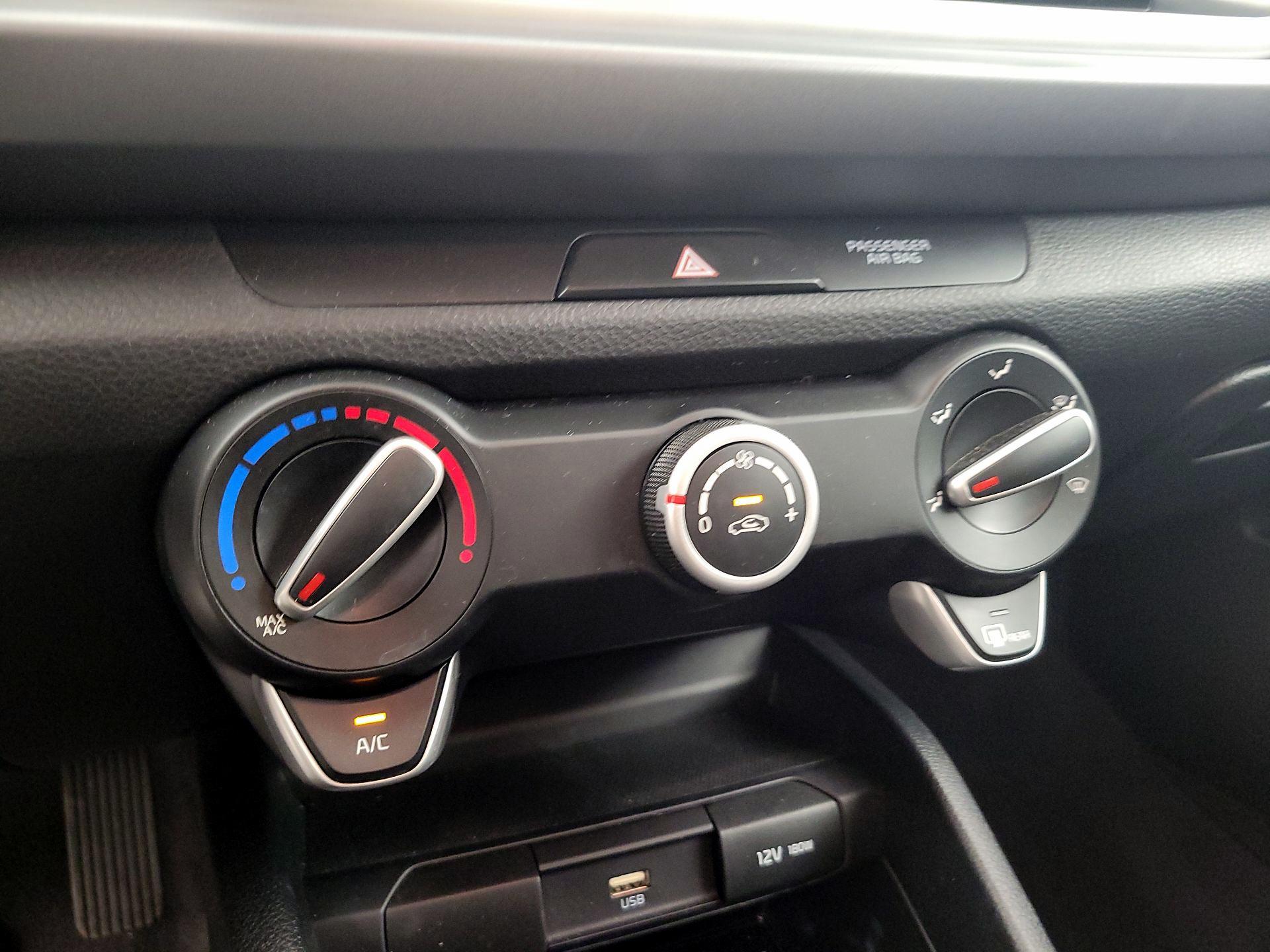 Thumbnail: 2023 Kia Rio - 16