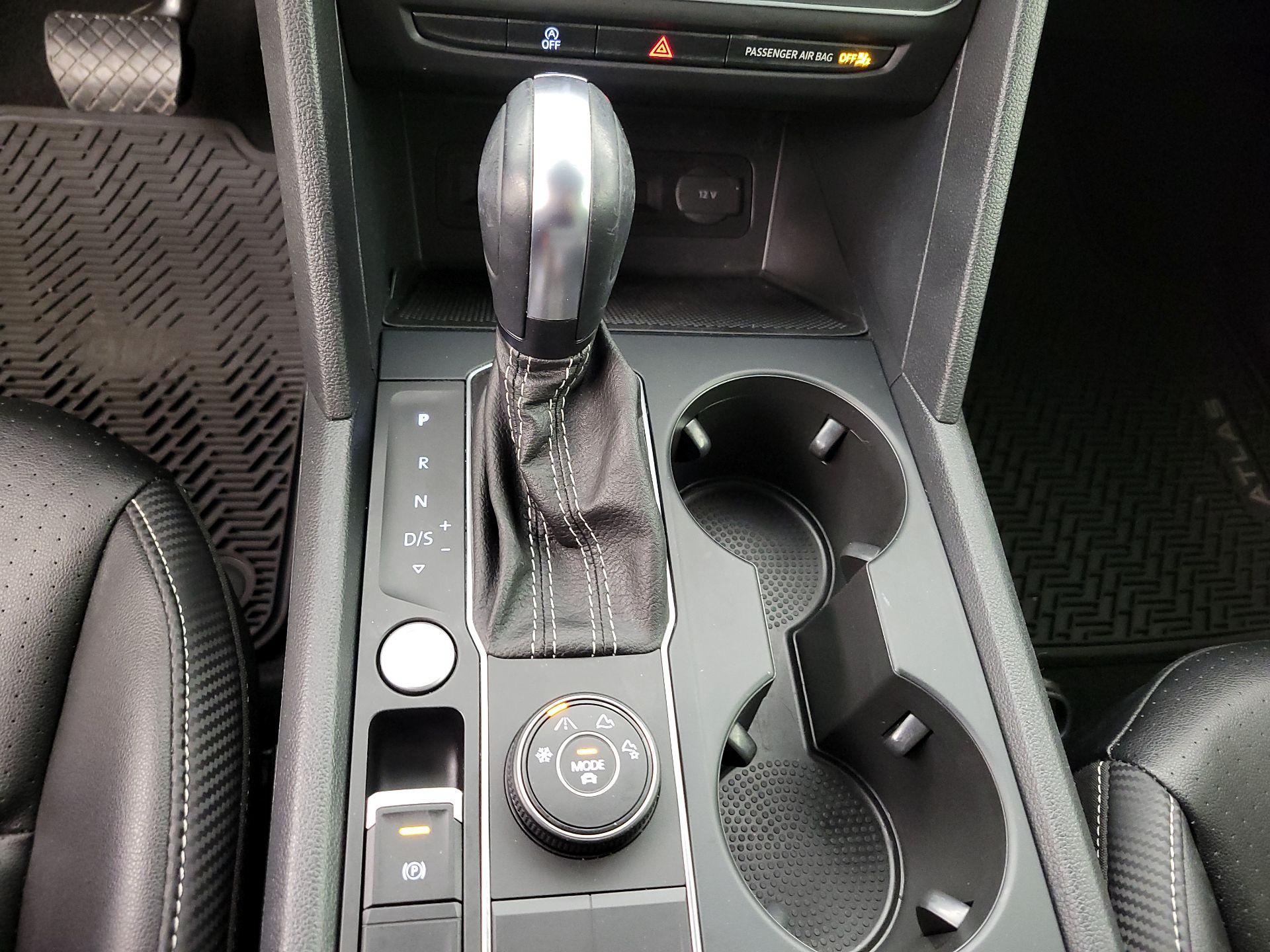 Thumbnail: 2022 Volkswagen Atlas - 17