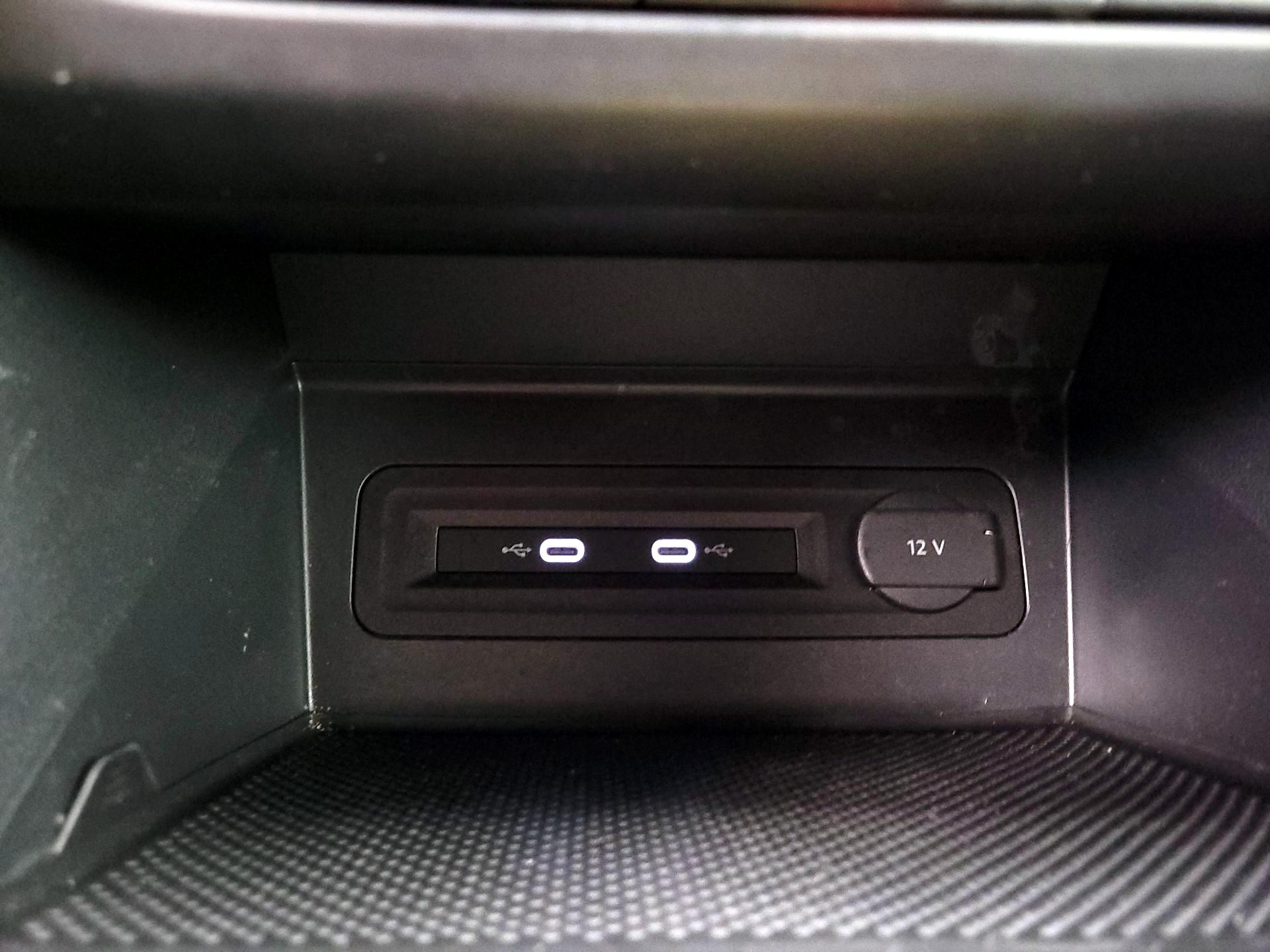 Thumbnail: 2022 Volkswagen Atlas - 18