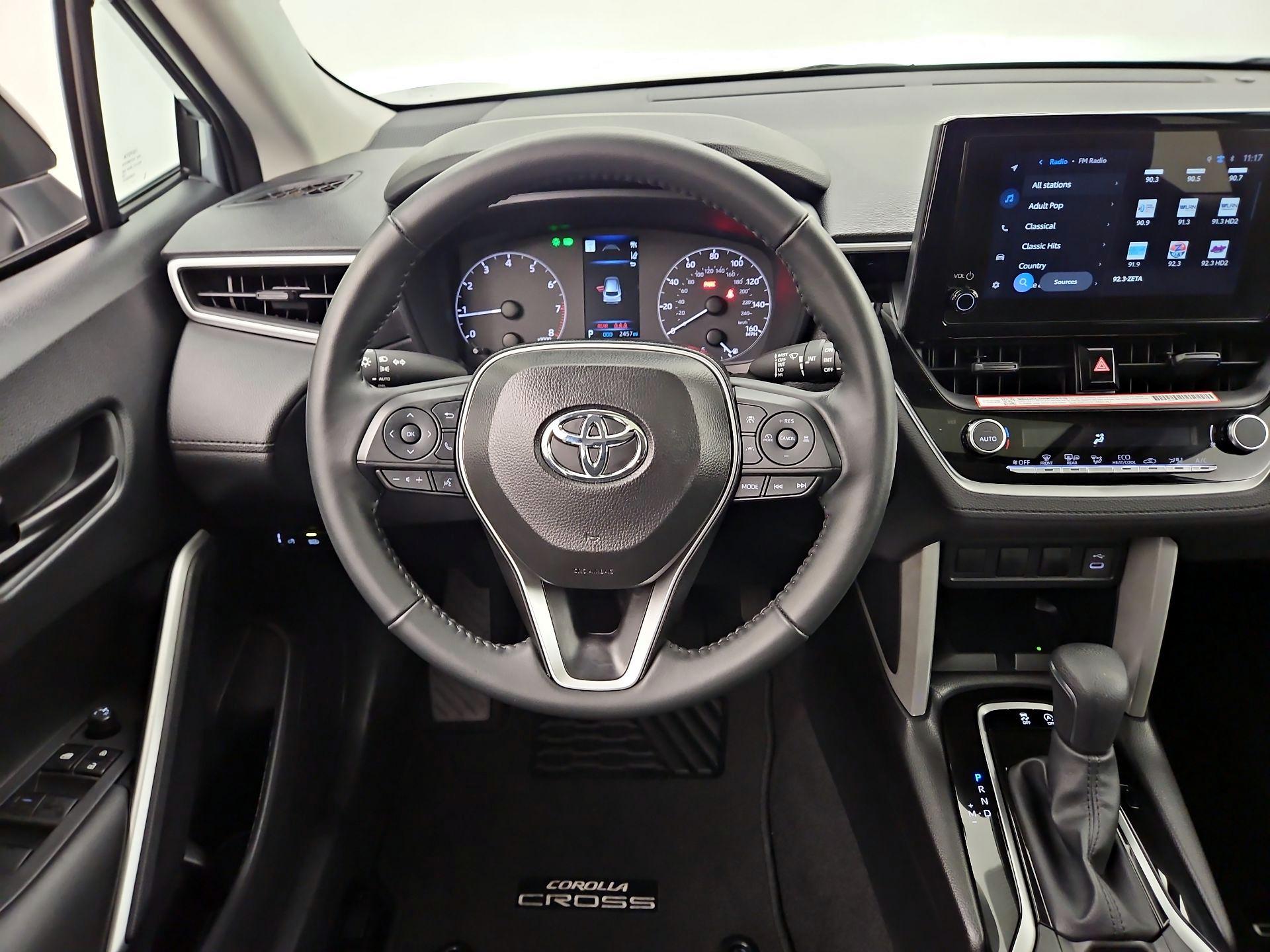 Thumbnail: 2025 Toyota Corolla Cross - 10