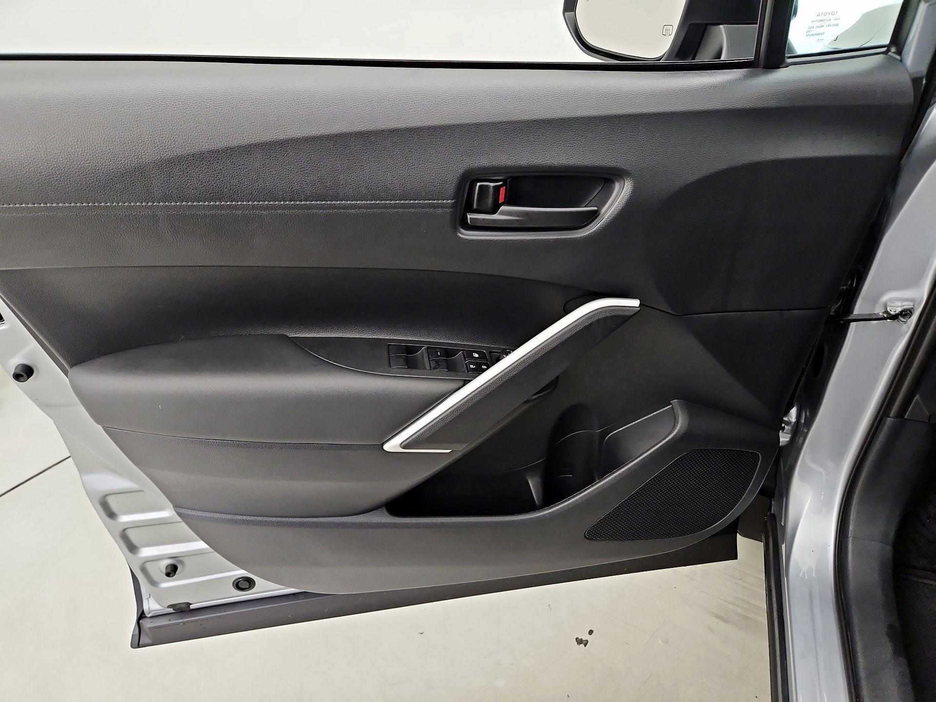 Thumbnail: 2025 Toyota Corolla Cross - 12