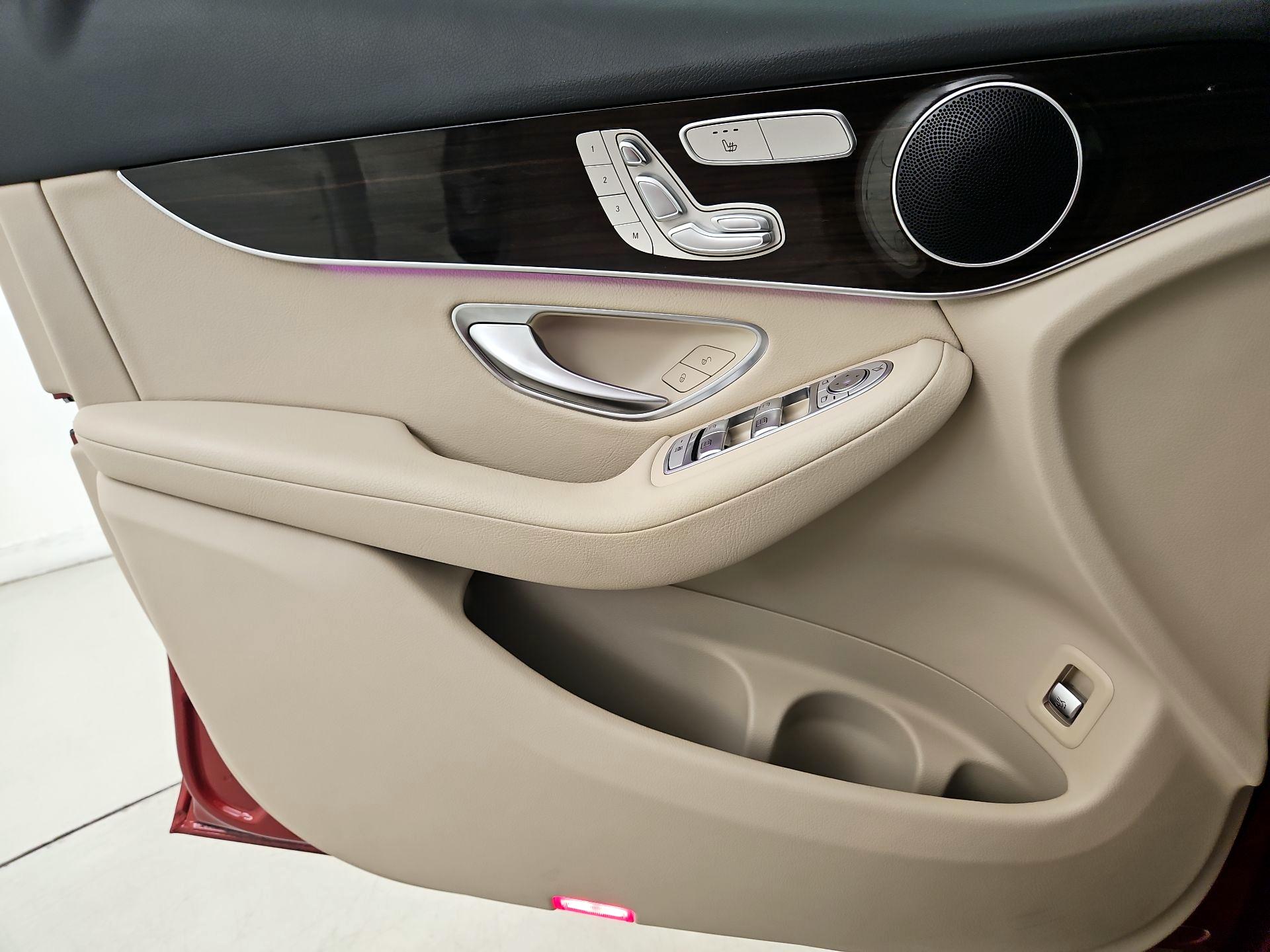 Thumbnail: 2022 Mercedes-Benz GLC - 12