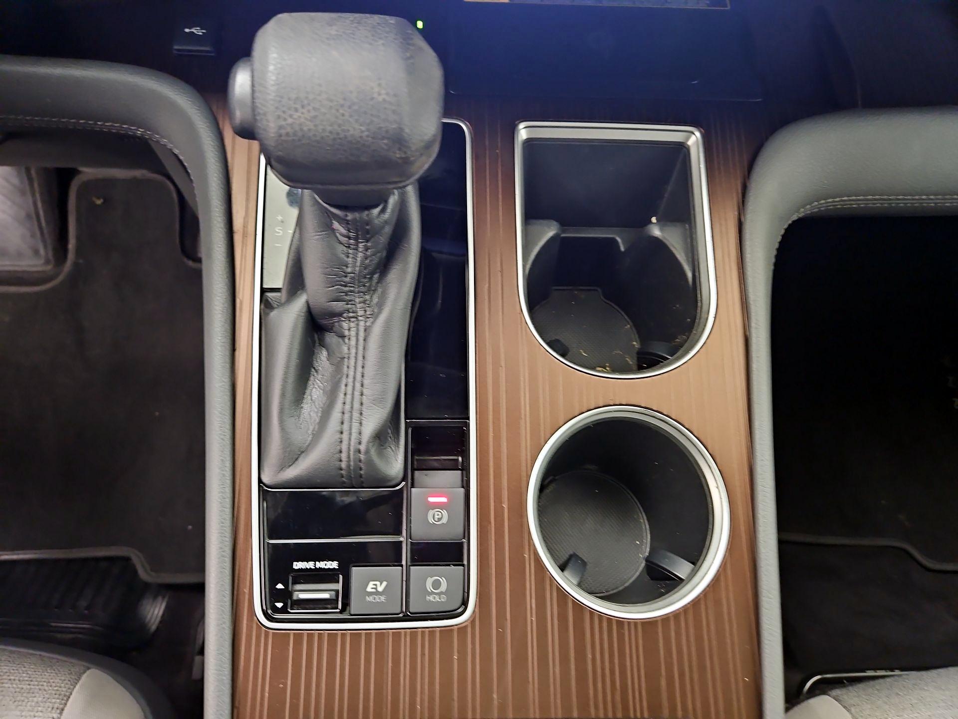 Thumbnail: 2021 Toyota Sienna - 17