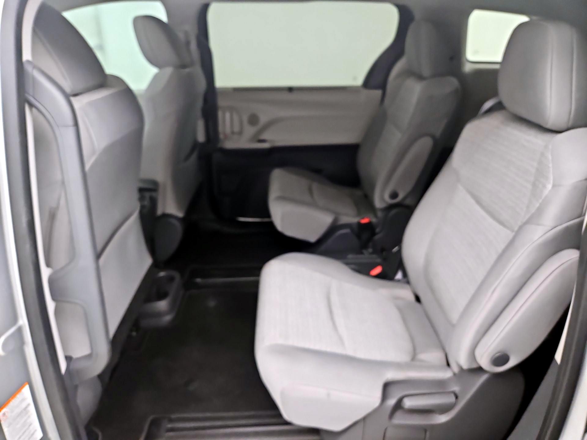 Thumbnail: 2021 Toyota Sienna - 20