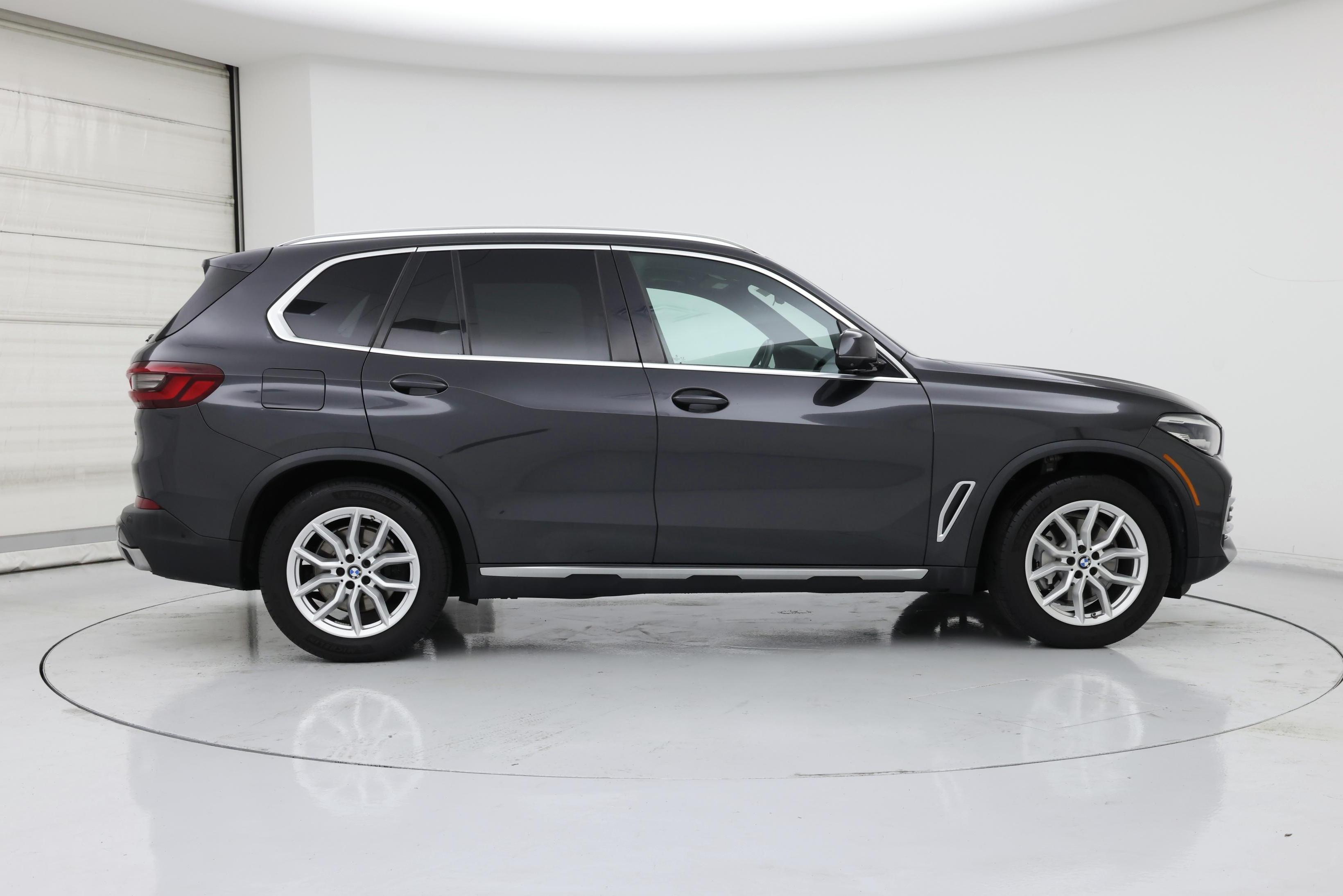 Thumbnail: 2021 BMW X5 - 7