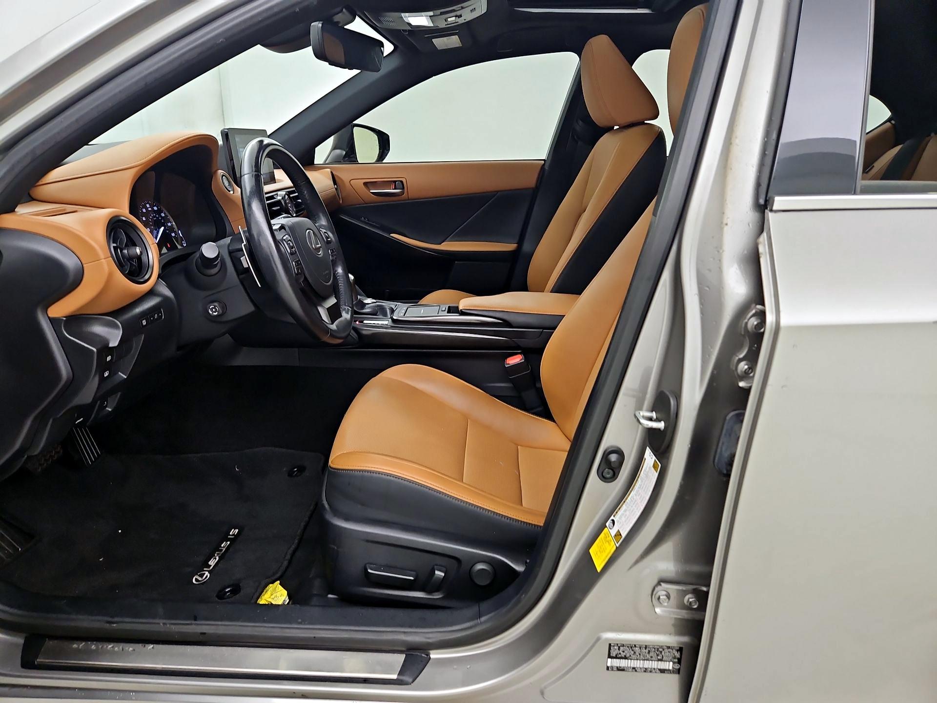 Thumbnail: 2023 Lexus IS - 11