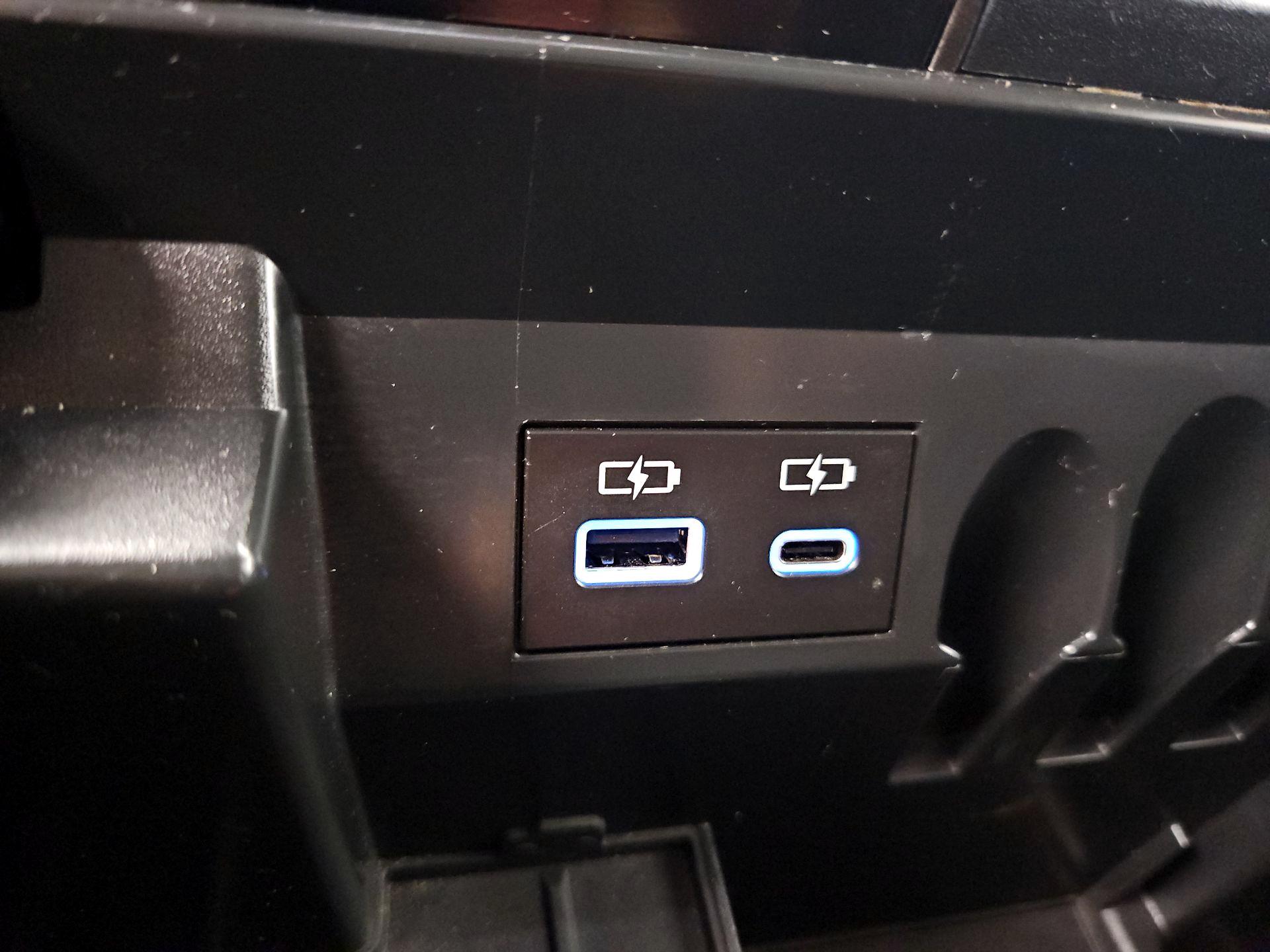 Thumbnail: 2023 Toyota Tundra - 19