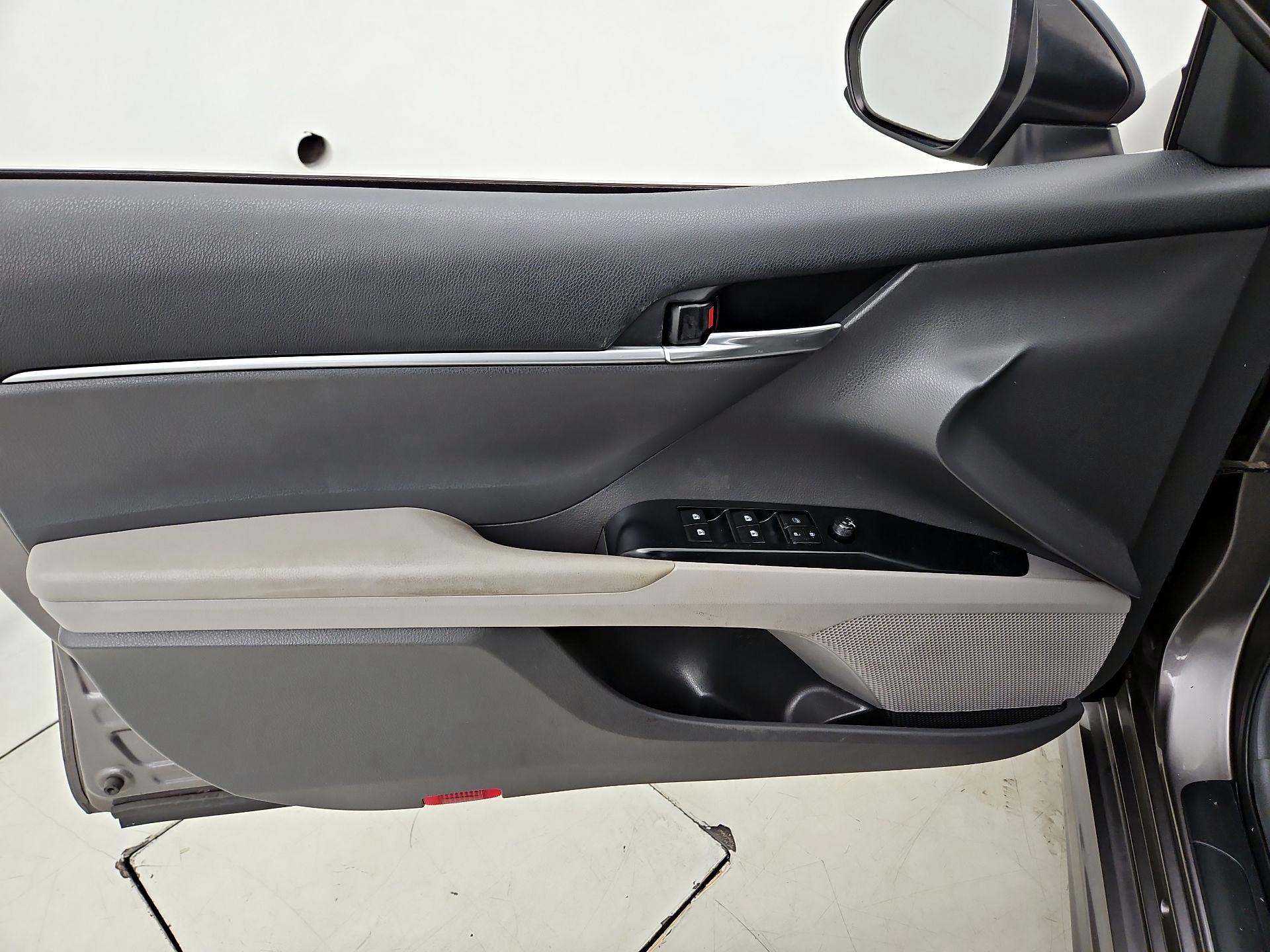 Thumbnail: 2020 Toyota Camry - 12