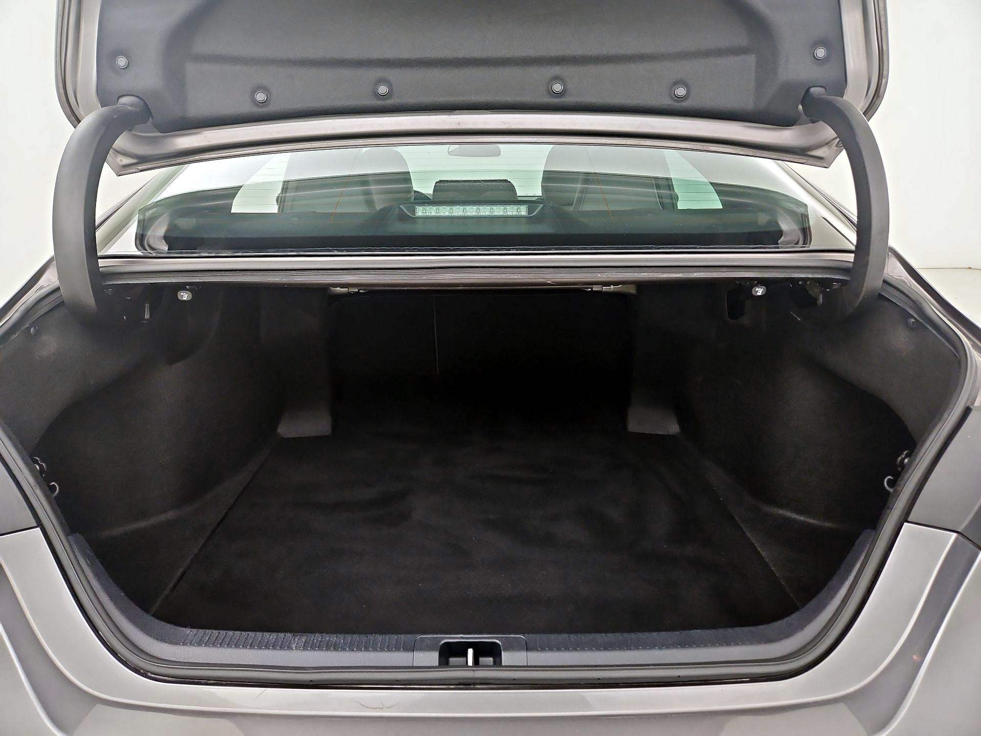 Thumbnail: 2020 Toyota Camry - 19