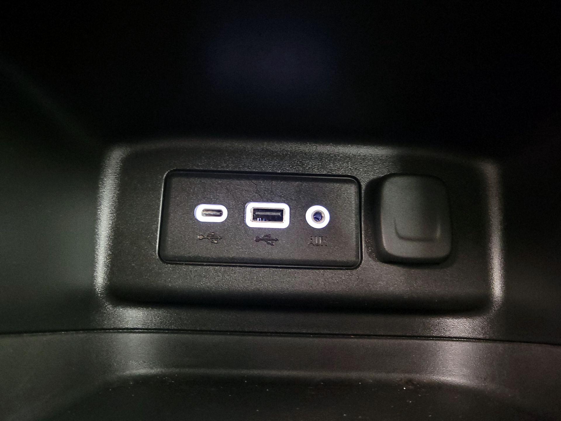 Thumbnail: 2022 Chevrolet Equinox - 18