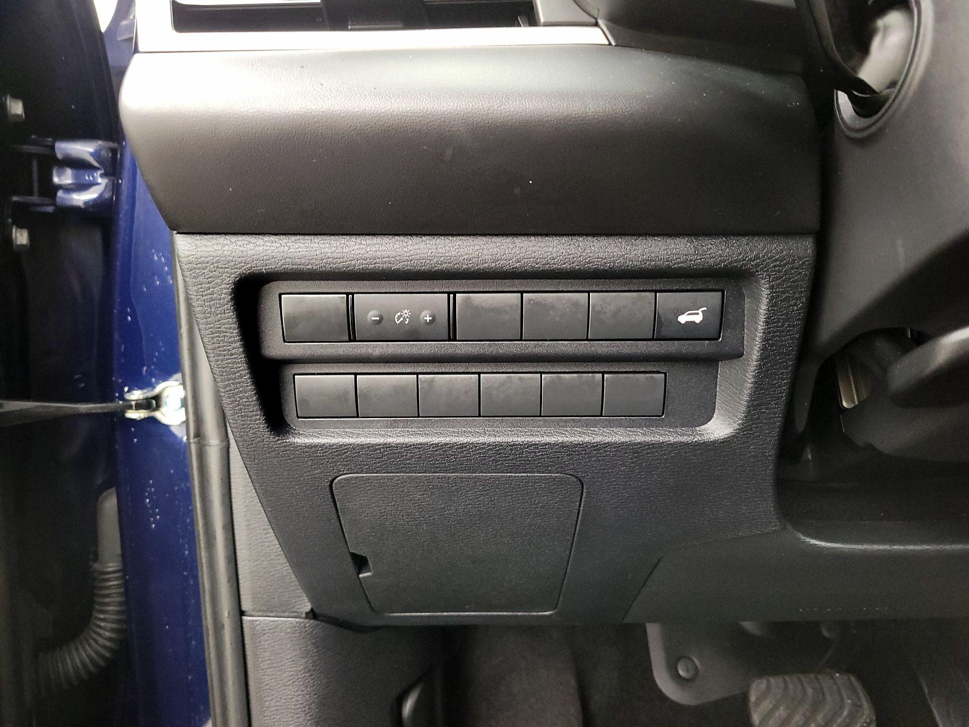 Thumbnail: 2023 Mitsubishi Outlander - 13