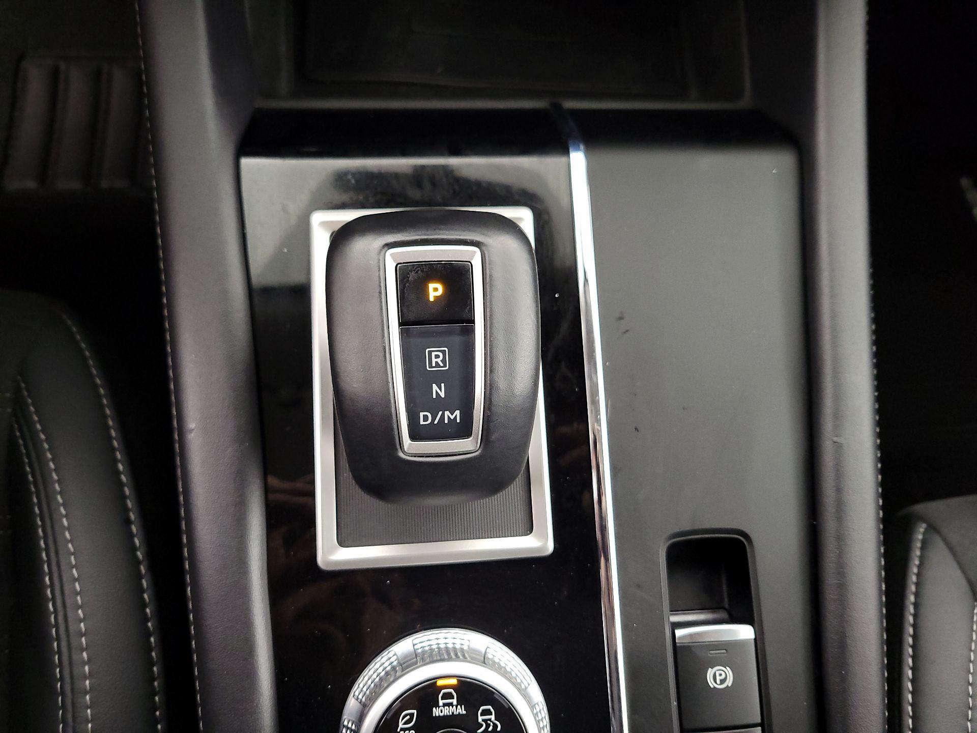 Thumbnail: 2023 Mitsubishi Outlander - 18