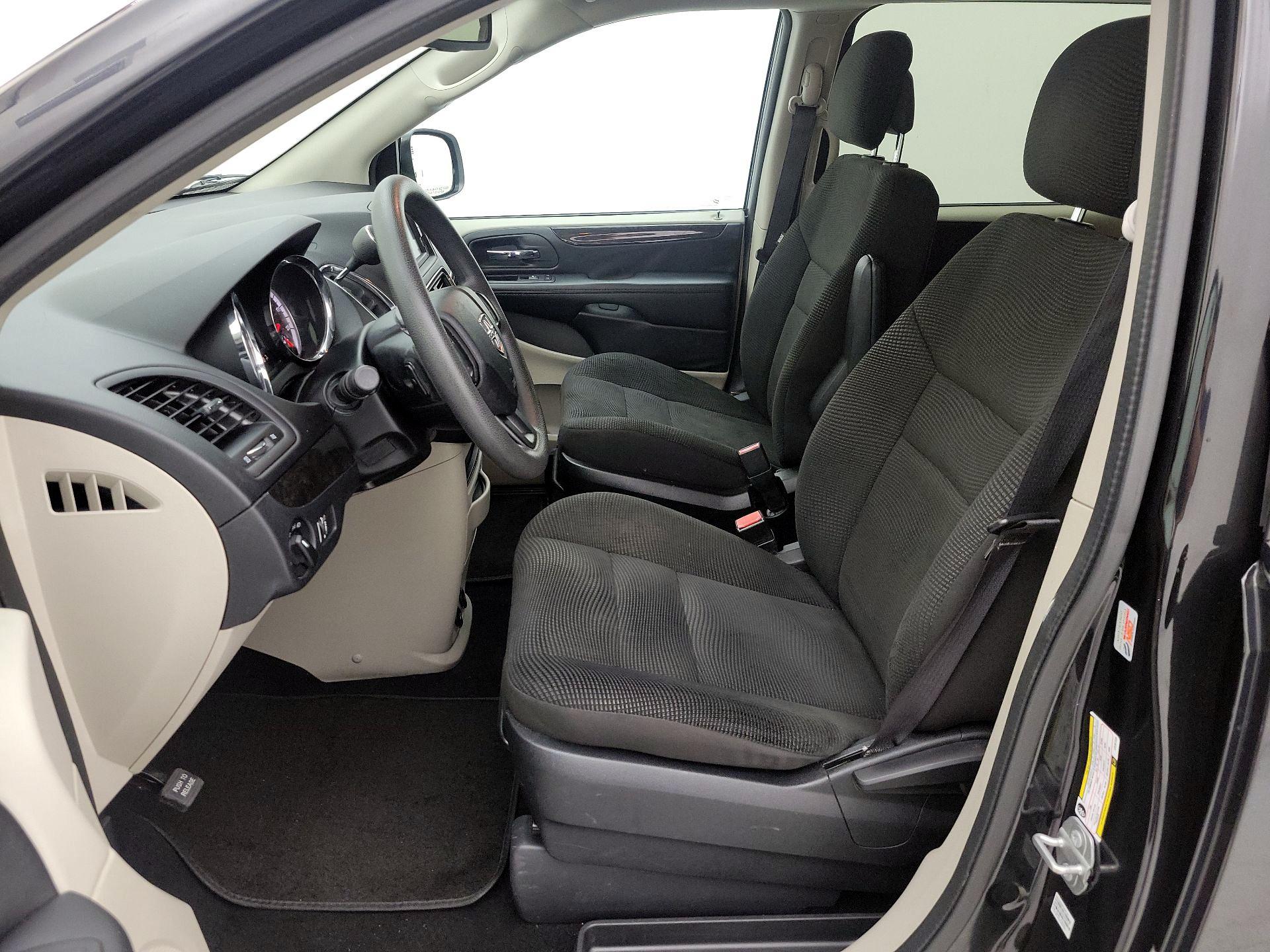 Thumbnail: 2020 Dodge Grand Caravan - 11