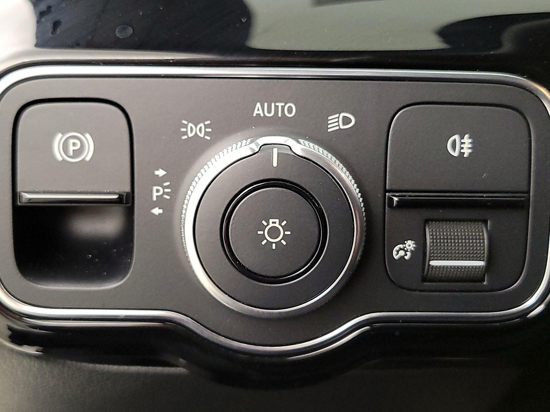 Thumbnail: 2023 Mercedes-Benz CLA - 13