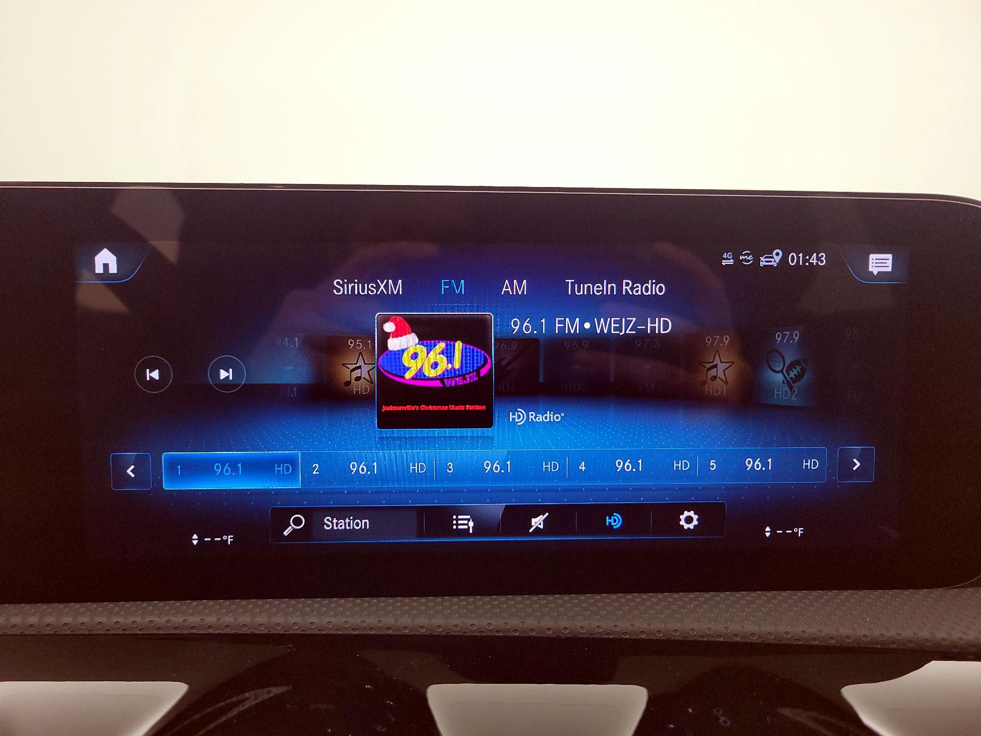 Thumbnail: 2023 Mercedes-Benz CLA - 15