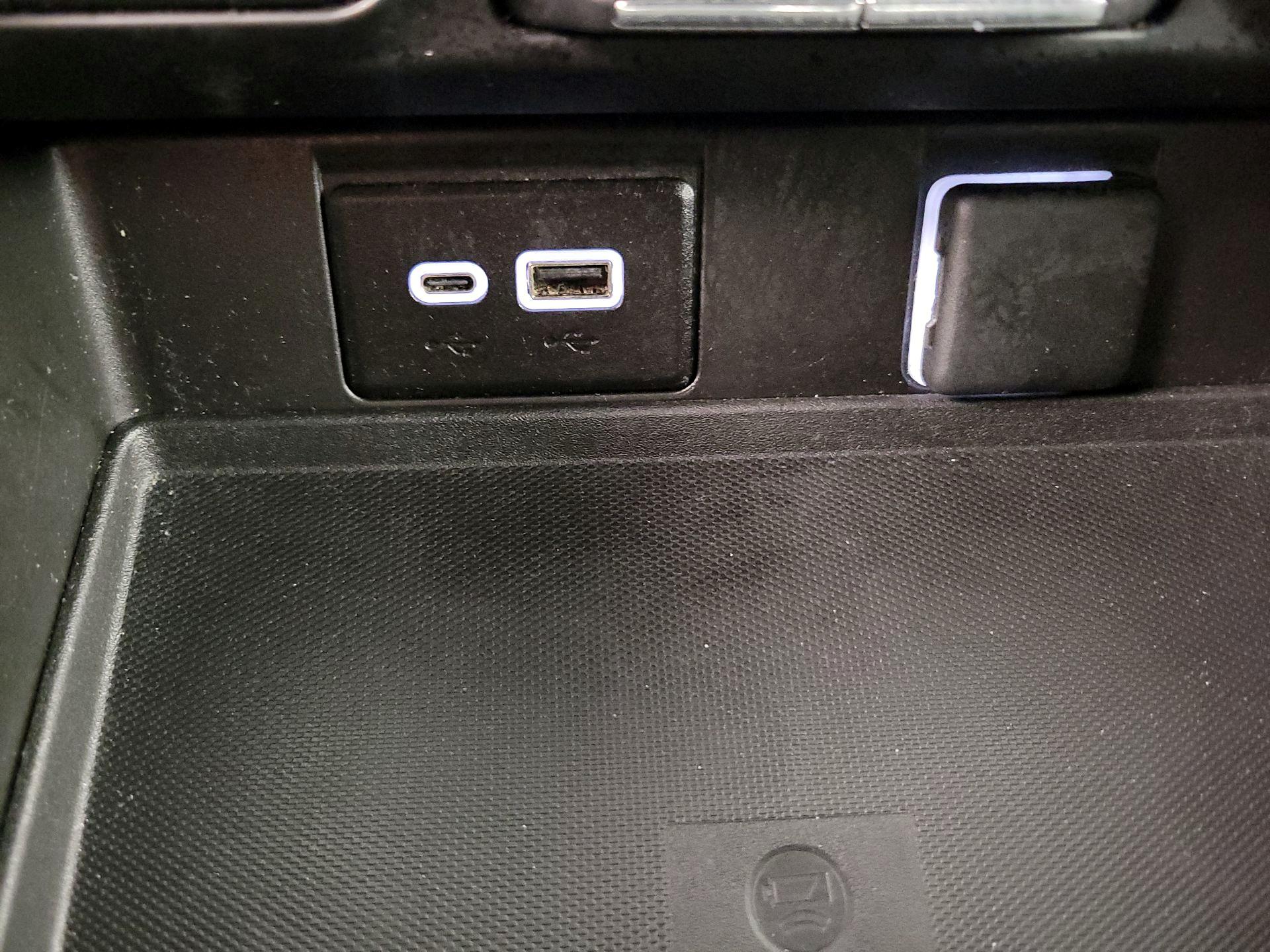 Thumbnail: 2023 Chevrolet Suburban - 18